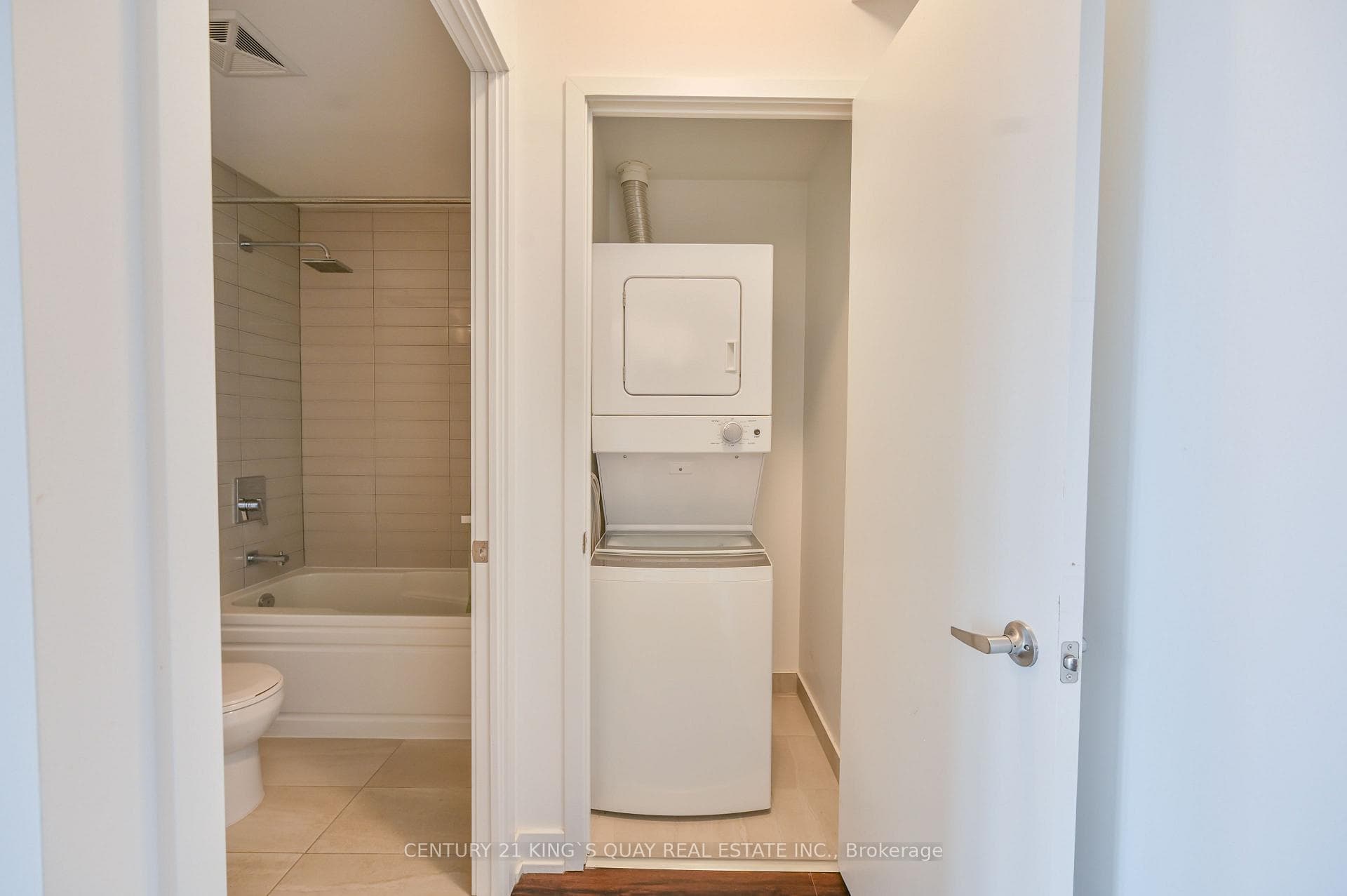 5180 Yonge Street Unit 1604 photo 4