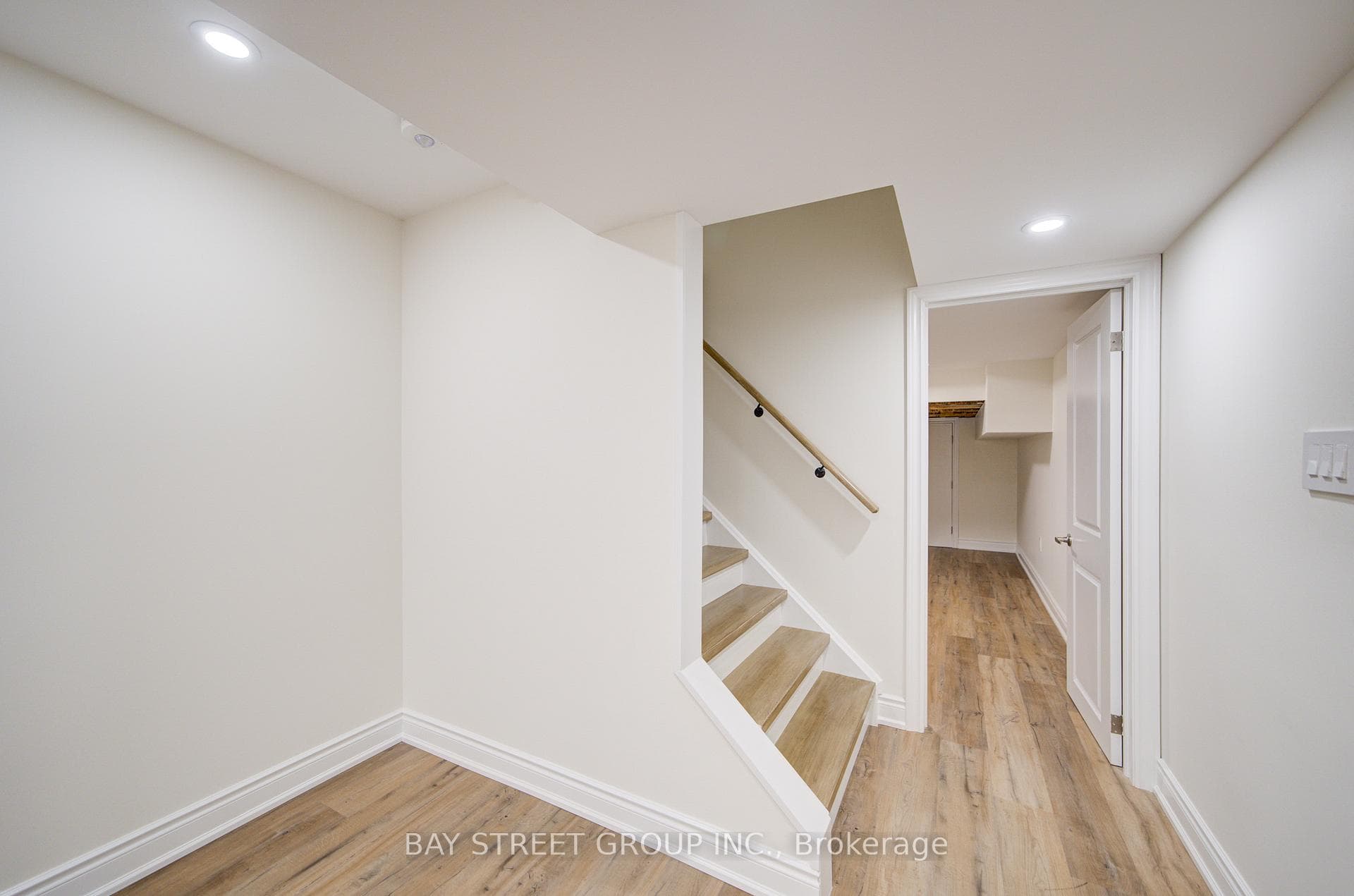 87 McCague Avenue photo 49