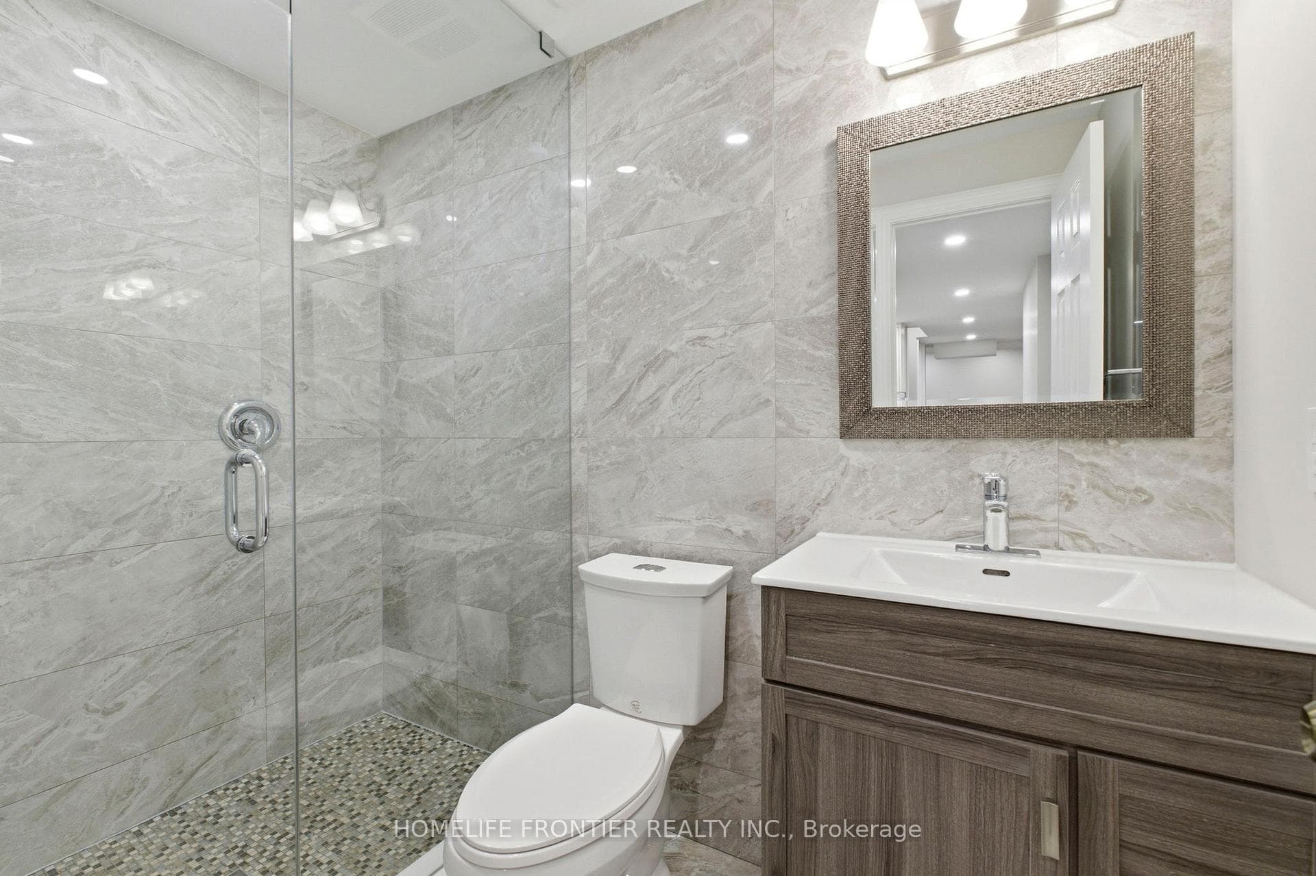 107 Mynden Way photo 36