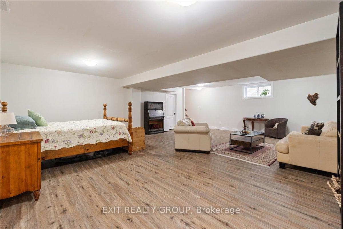 35 Ledgerock Court photo 29