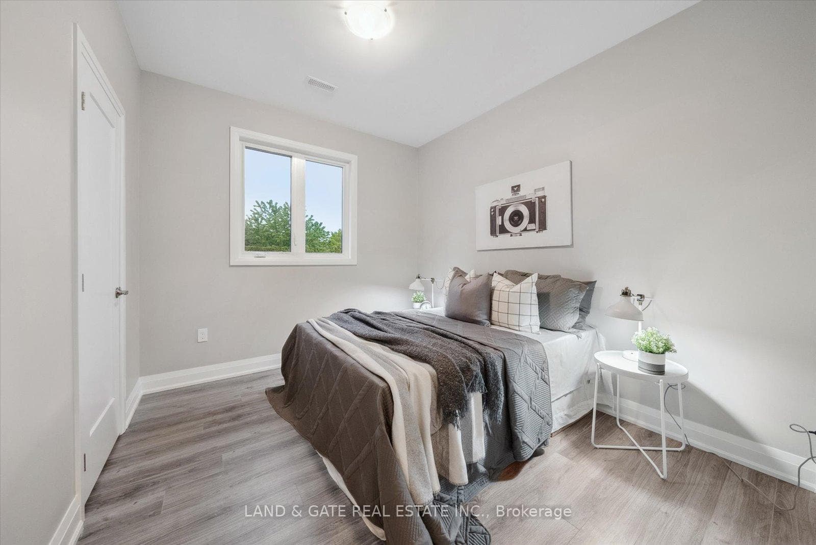 74 Lambs Lane photo 27