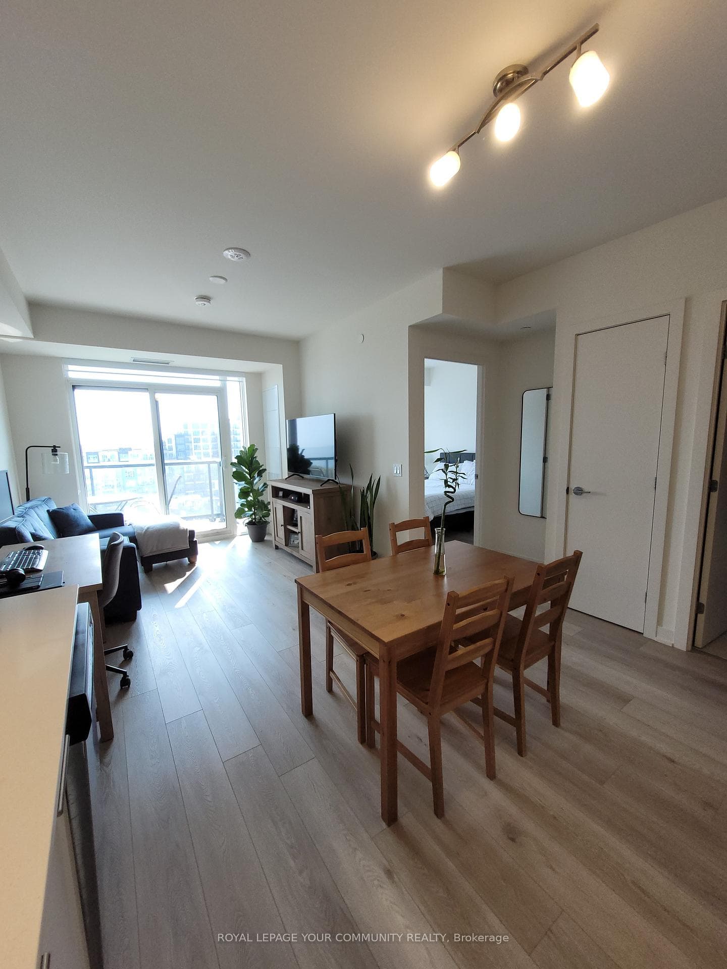 385 Winston Road Unit 809 photo 5