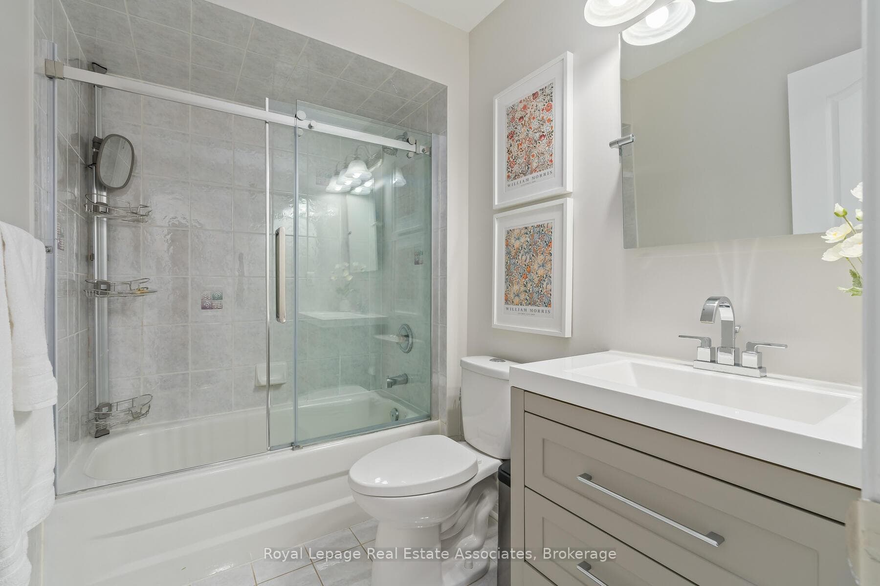27 Royal Ridge Crescent photo 26