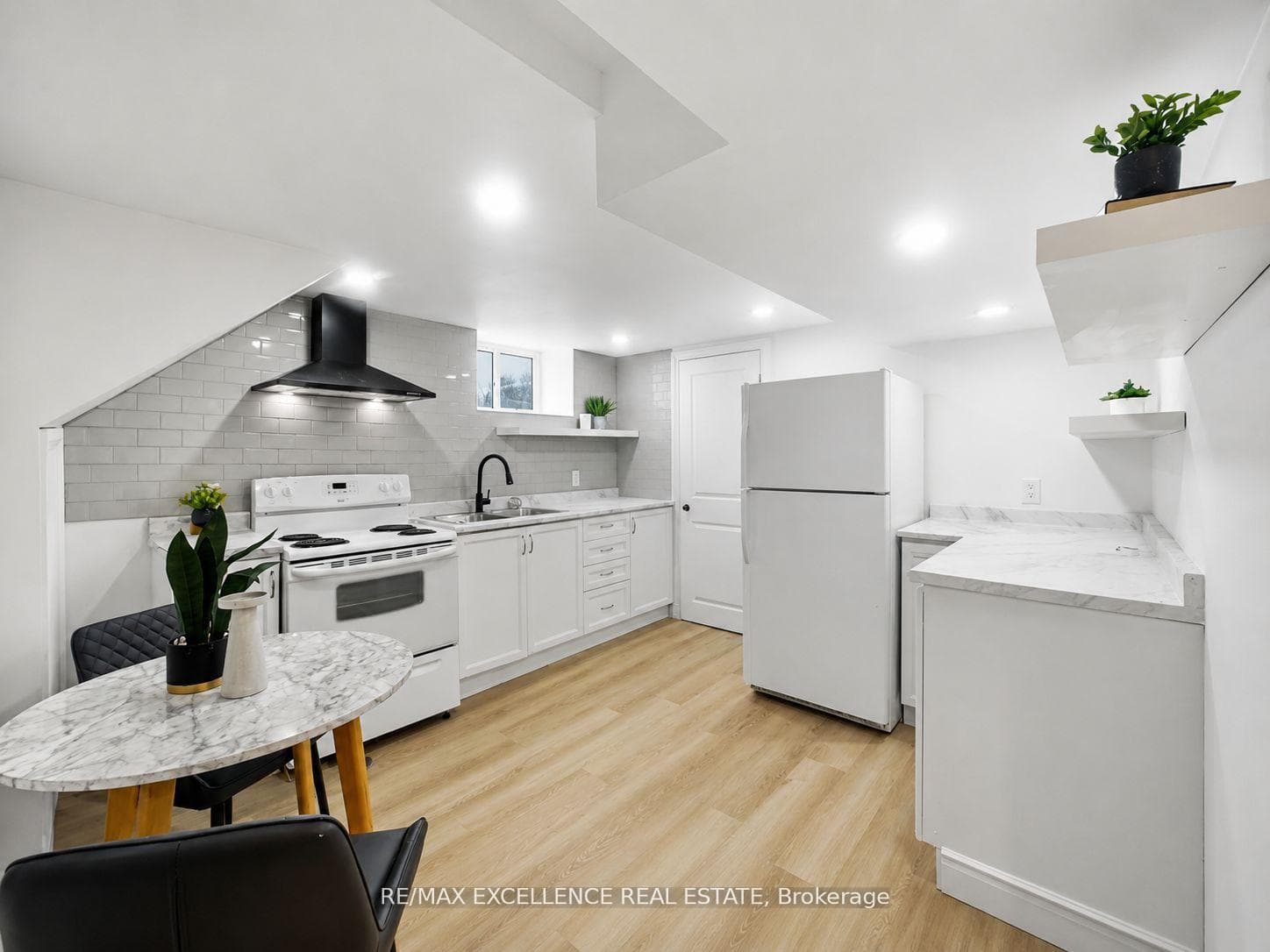 627 Upper Sherman Avenue photo 14