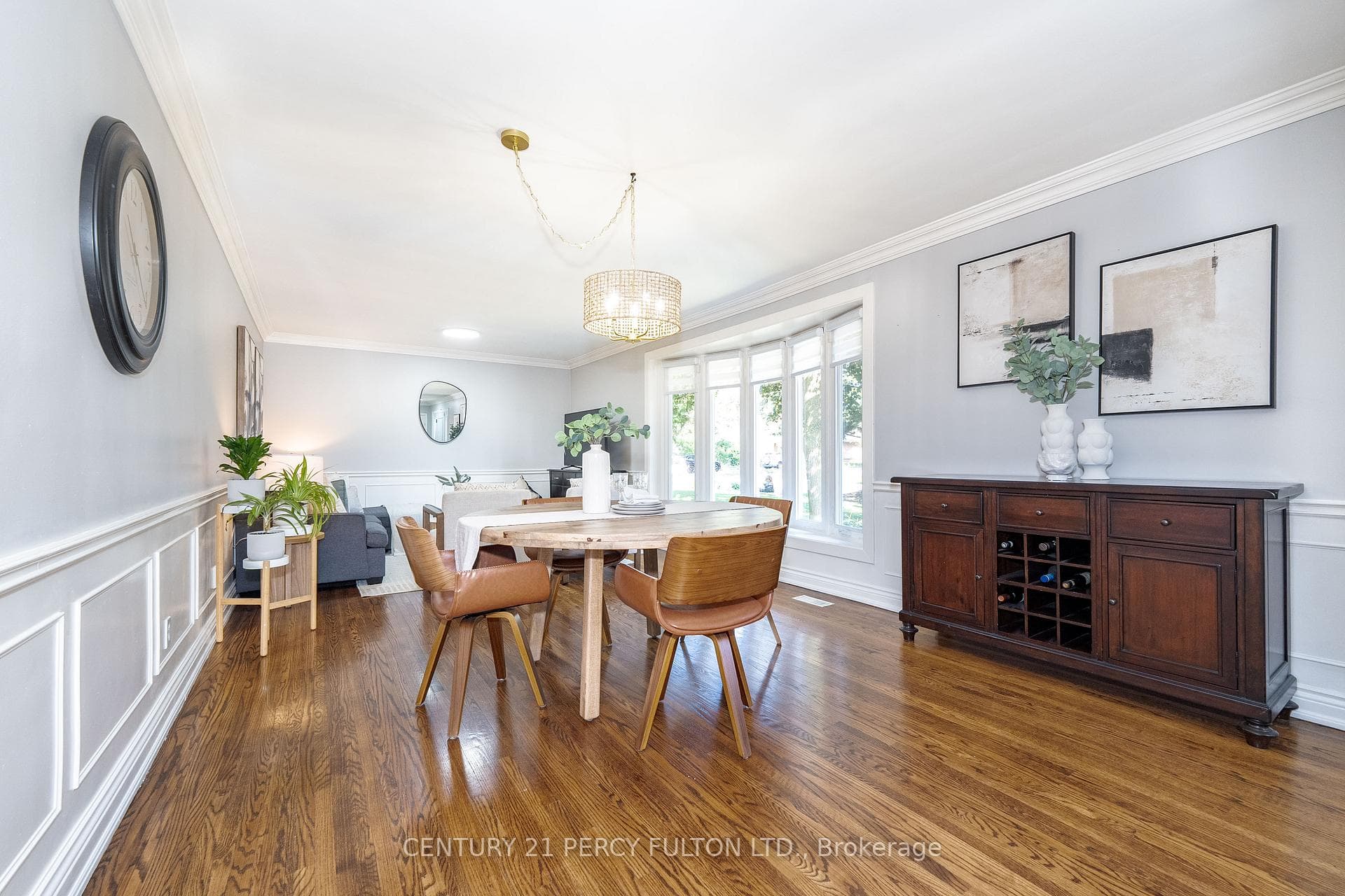 22 Pitcairn Crescent photo 4