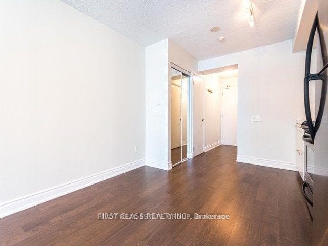 25 Carlton Street Unit 909 photo 10