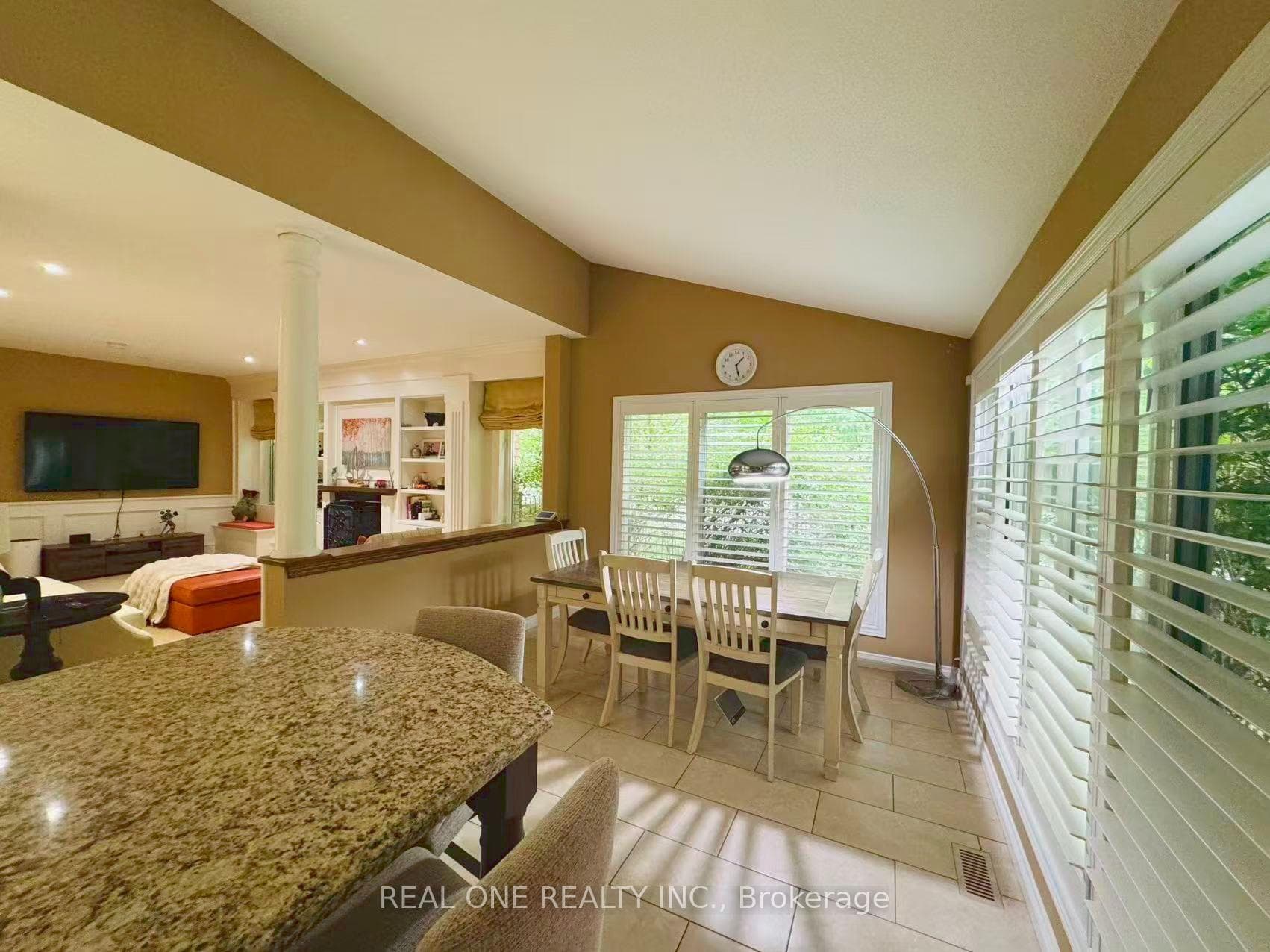 2361 Silverwood Drive photo 18