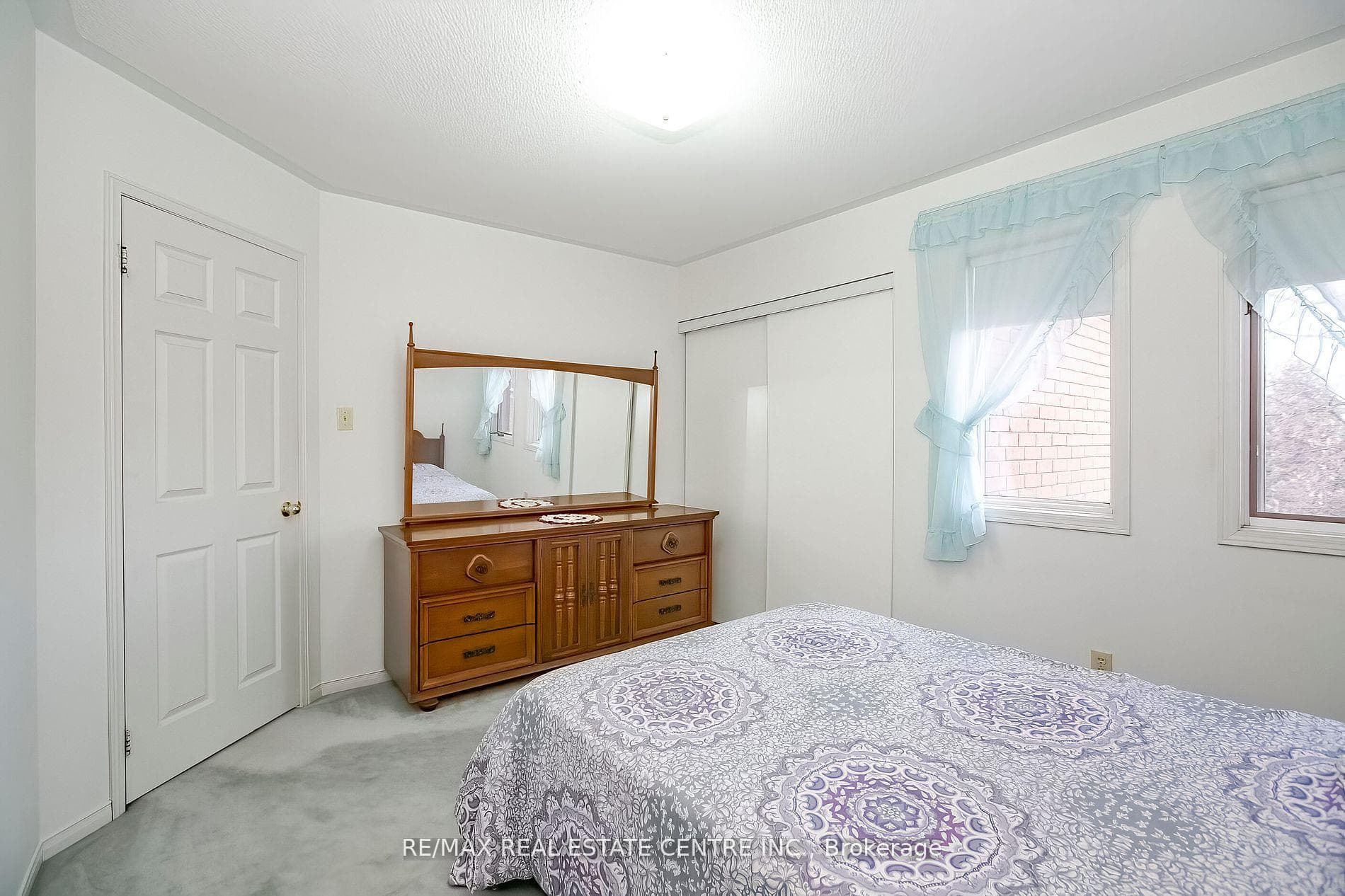40 Rocky Mountain Crescent photo 32