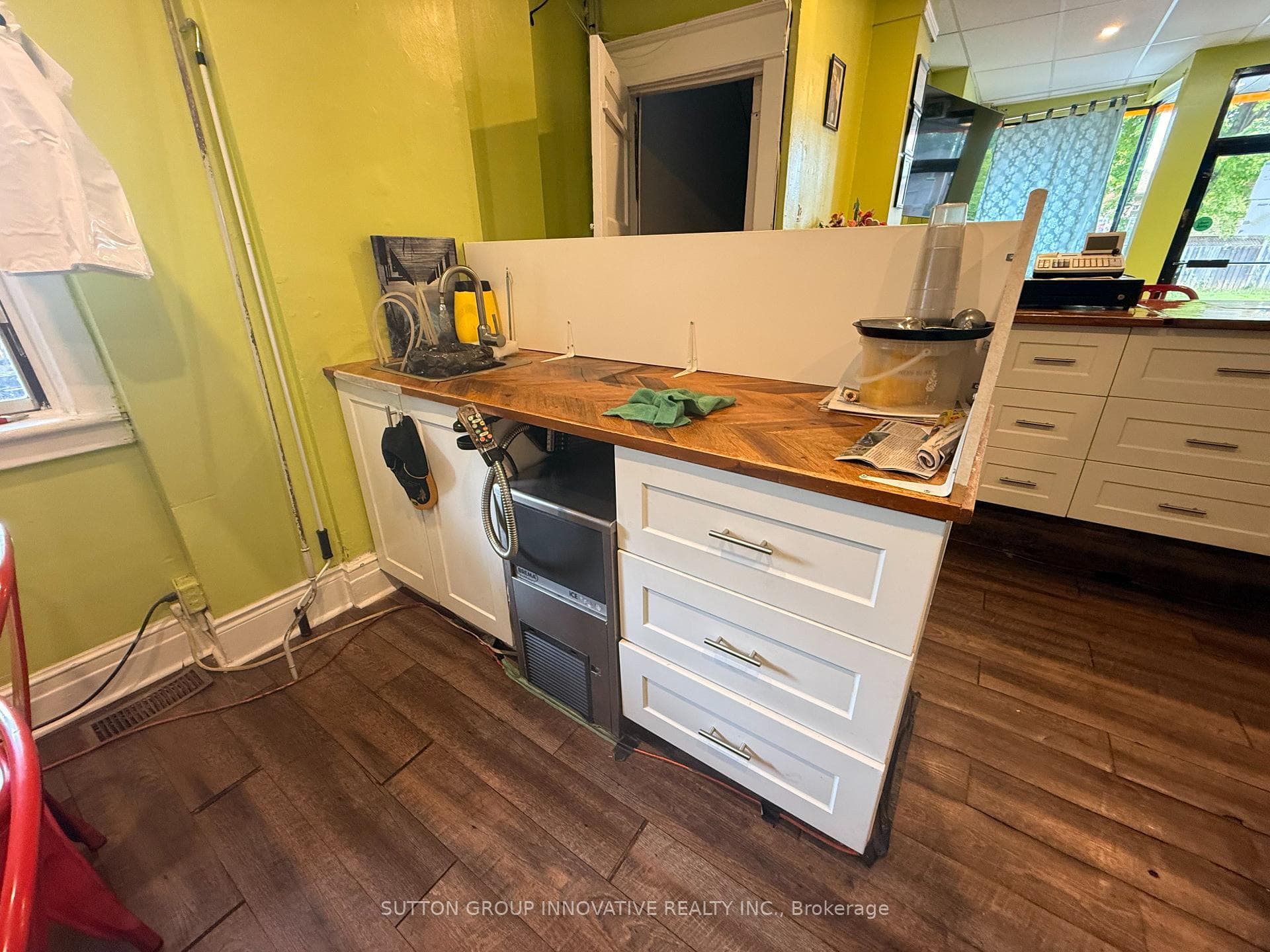 486 James Street photo 7