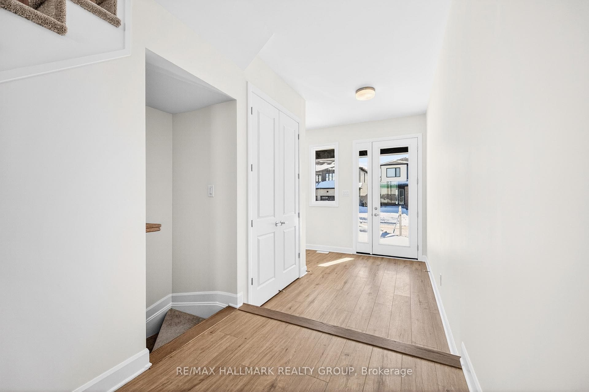 1049 Ventus Way photo 4