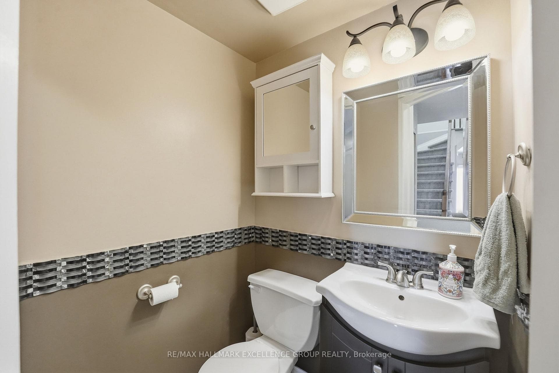 887 Nesting Way photo 6