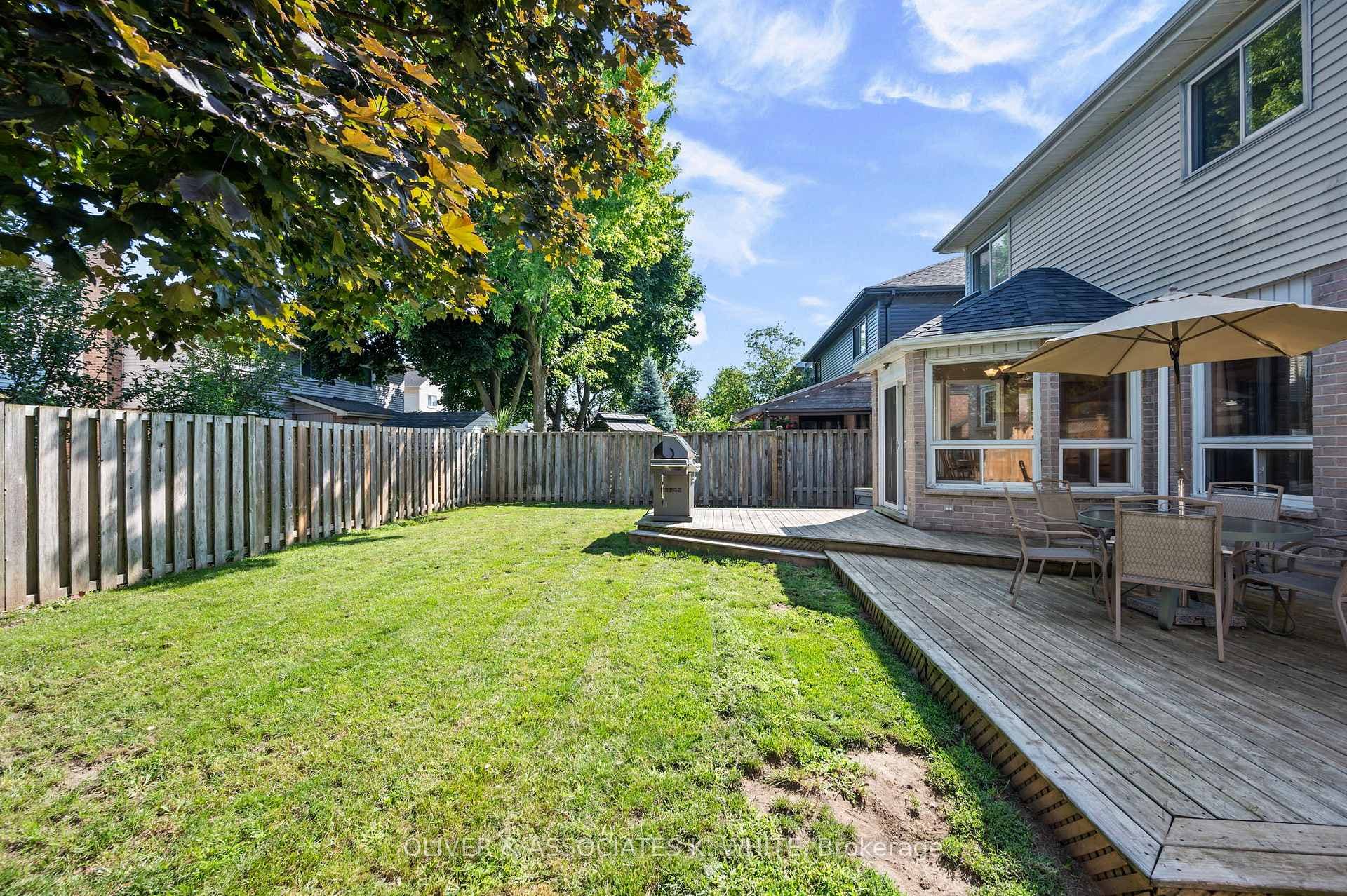 6 Redwood Lane photo 28