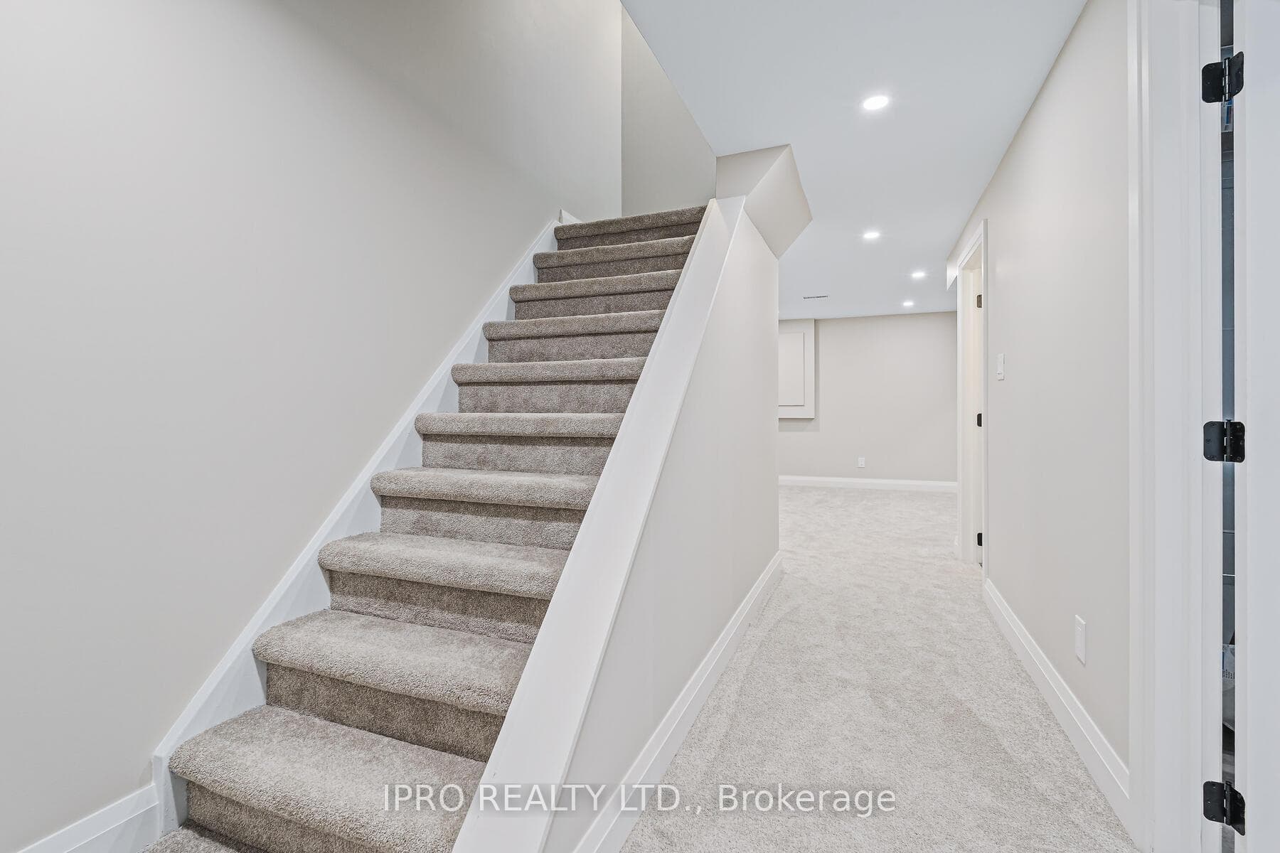 59 Maple Avenue Unit 2 photo 27