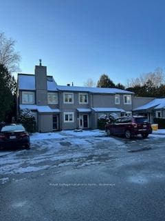 587 Oxbow Crescent photo 4