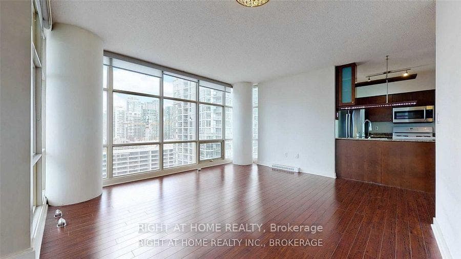 35 Mariner Terrace Unit 2003 photo 2