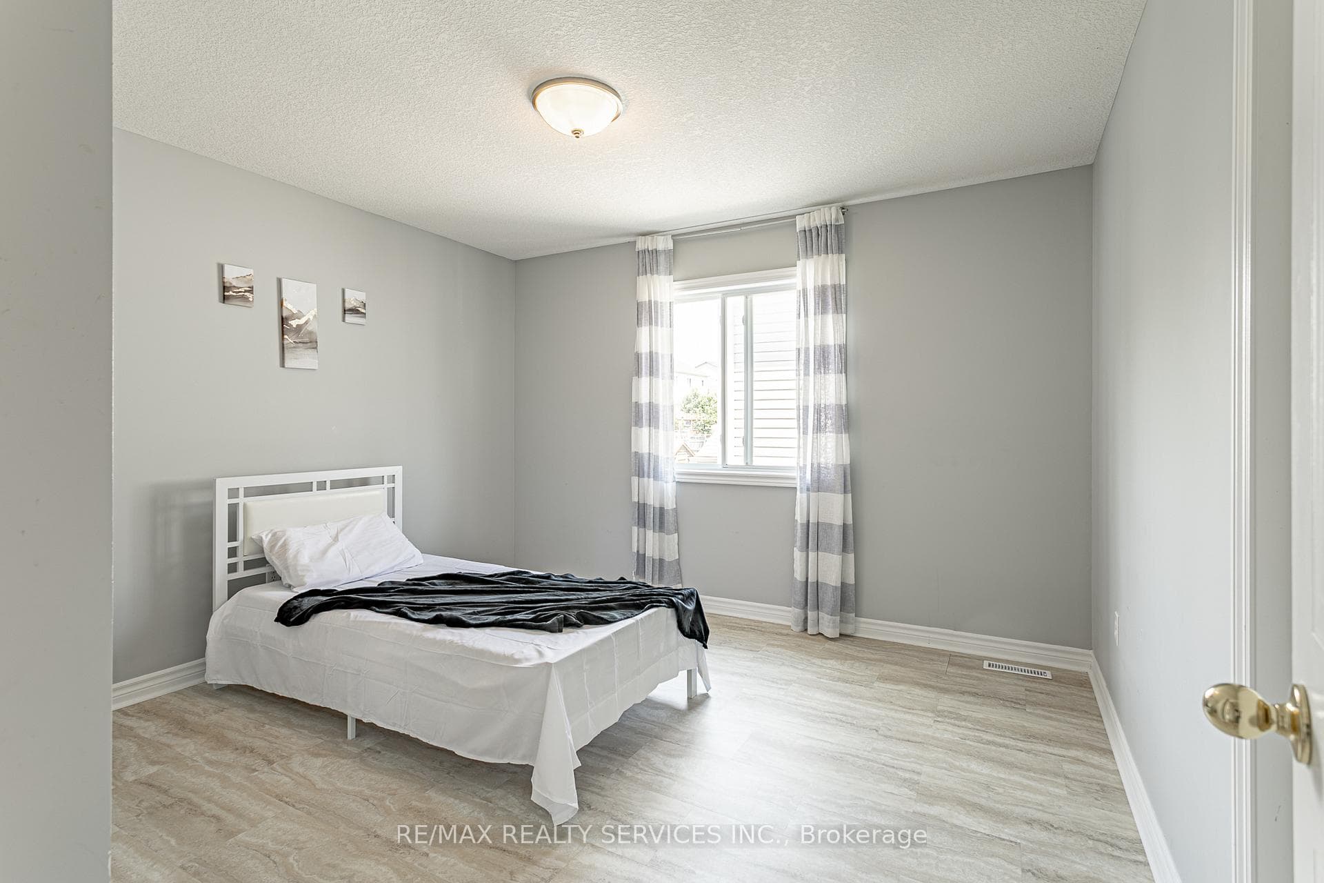 829 Oakcrossing Road photo 35