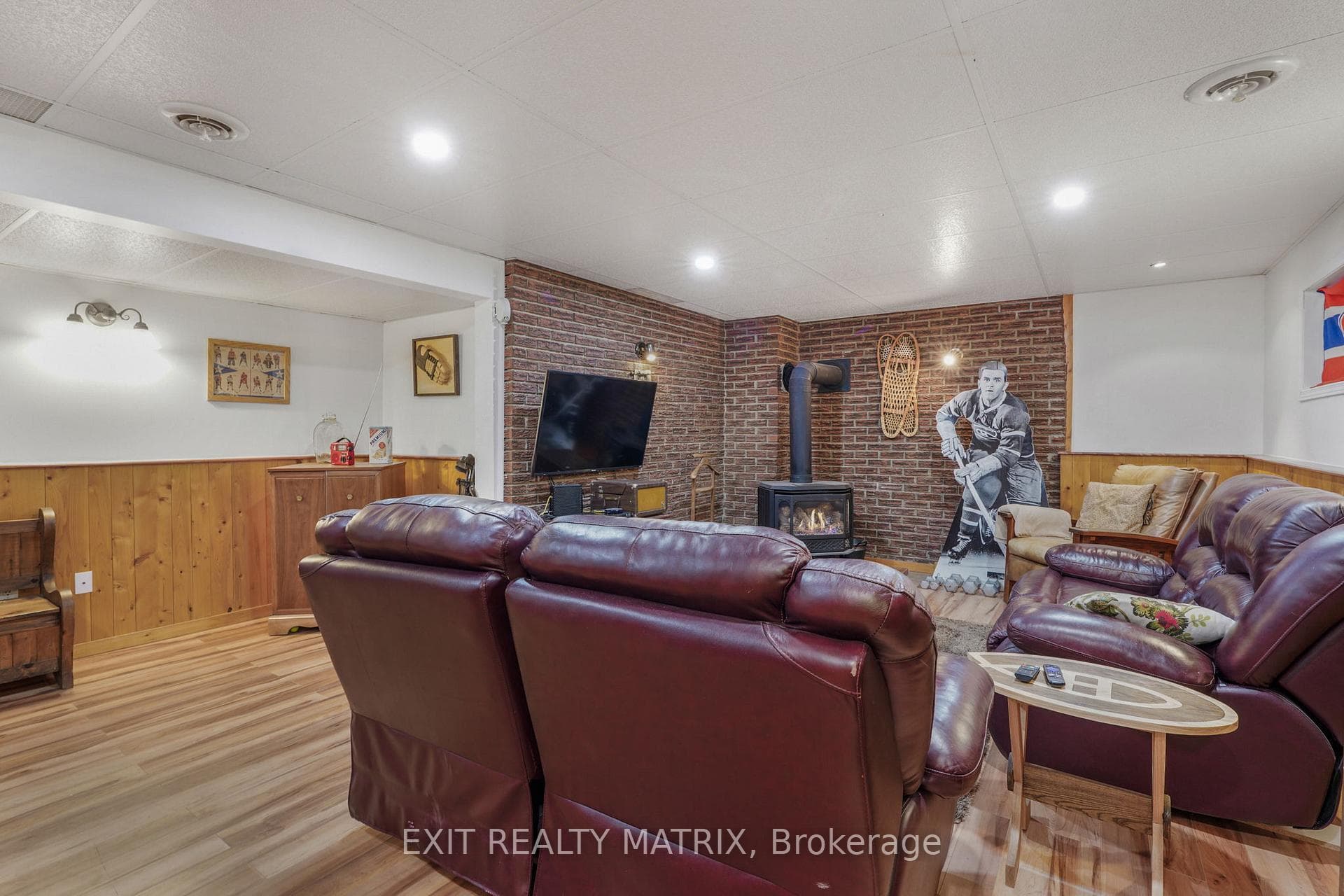 509 Ghislain Street photo 25
