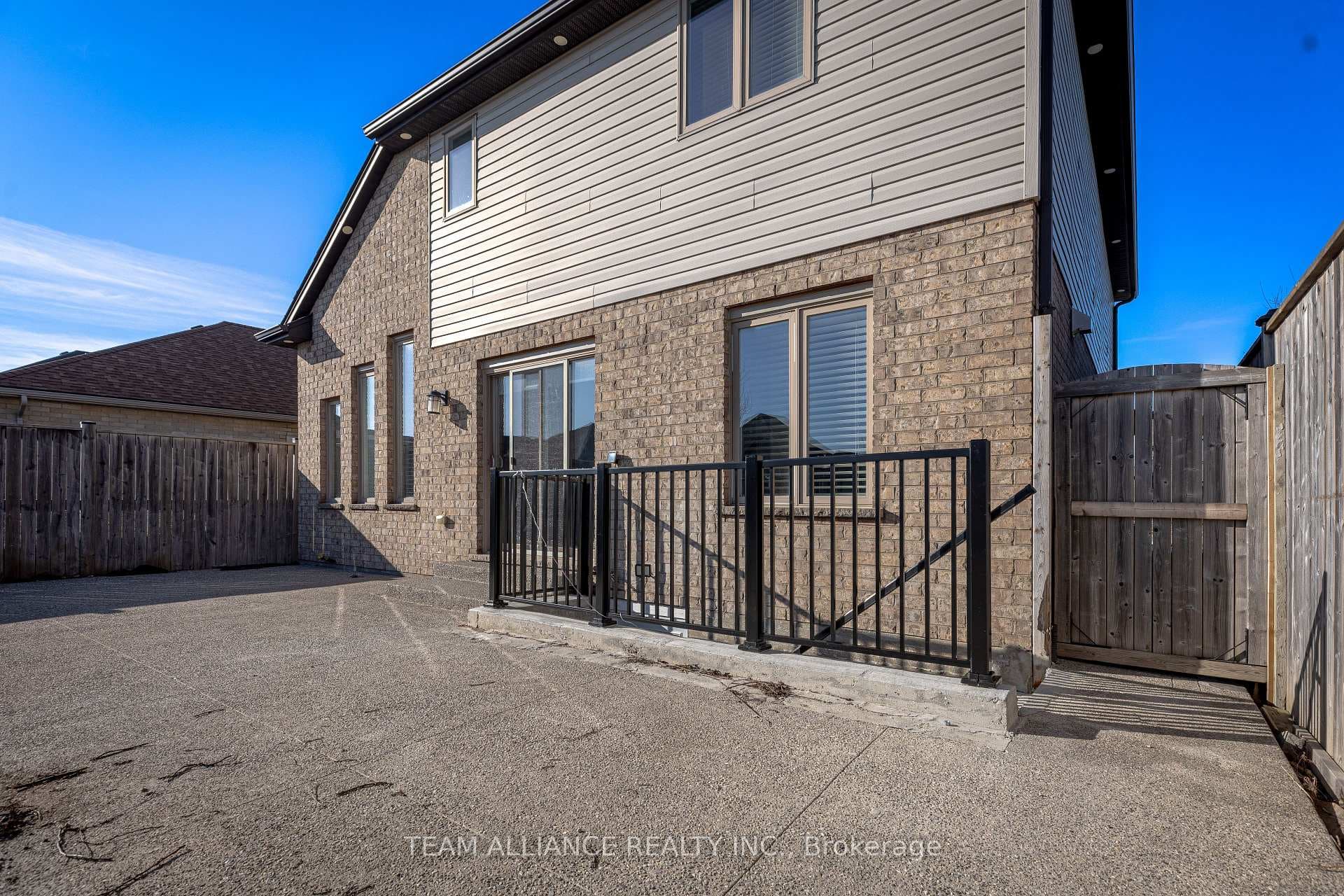 3239 Singleton Avenue photo 20