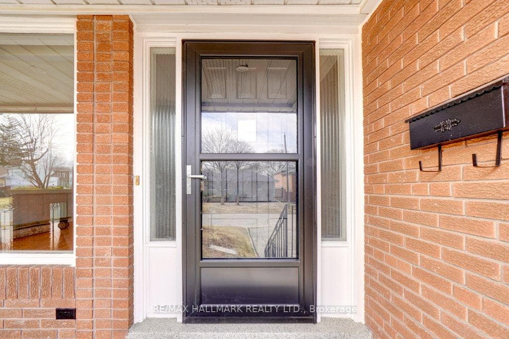 102 Rosemount Drive photo 6