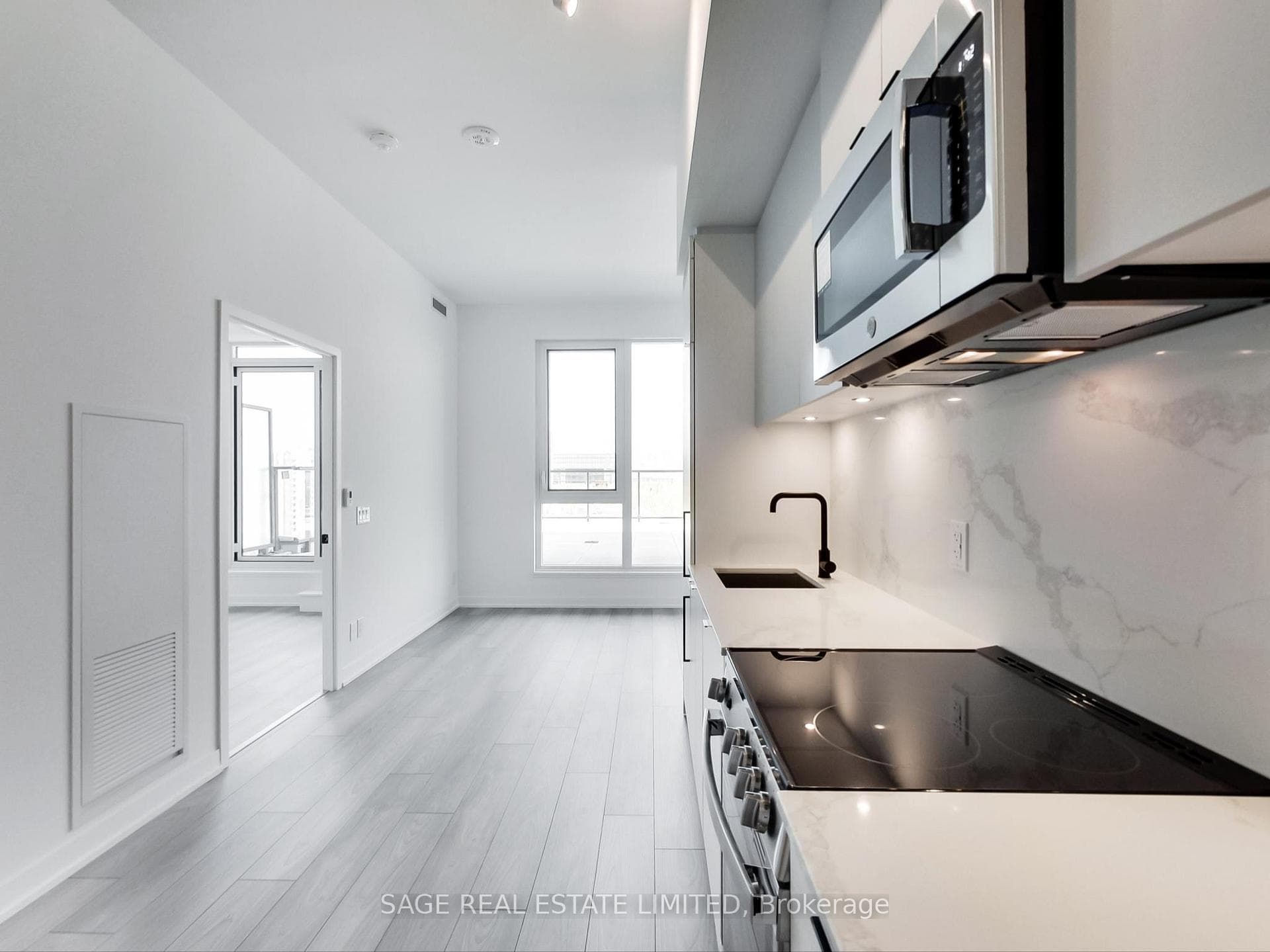 285 Dufferin Street Unit 1401 photo 10