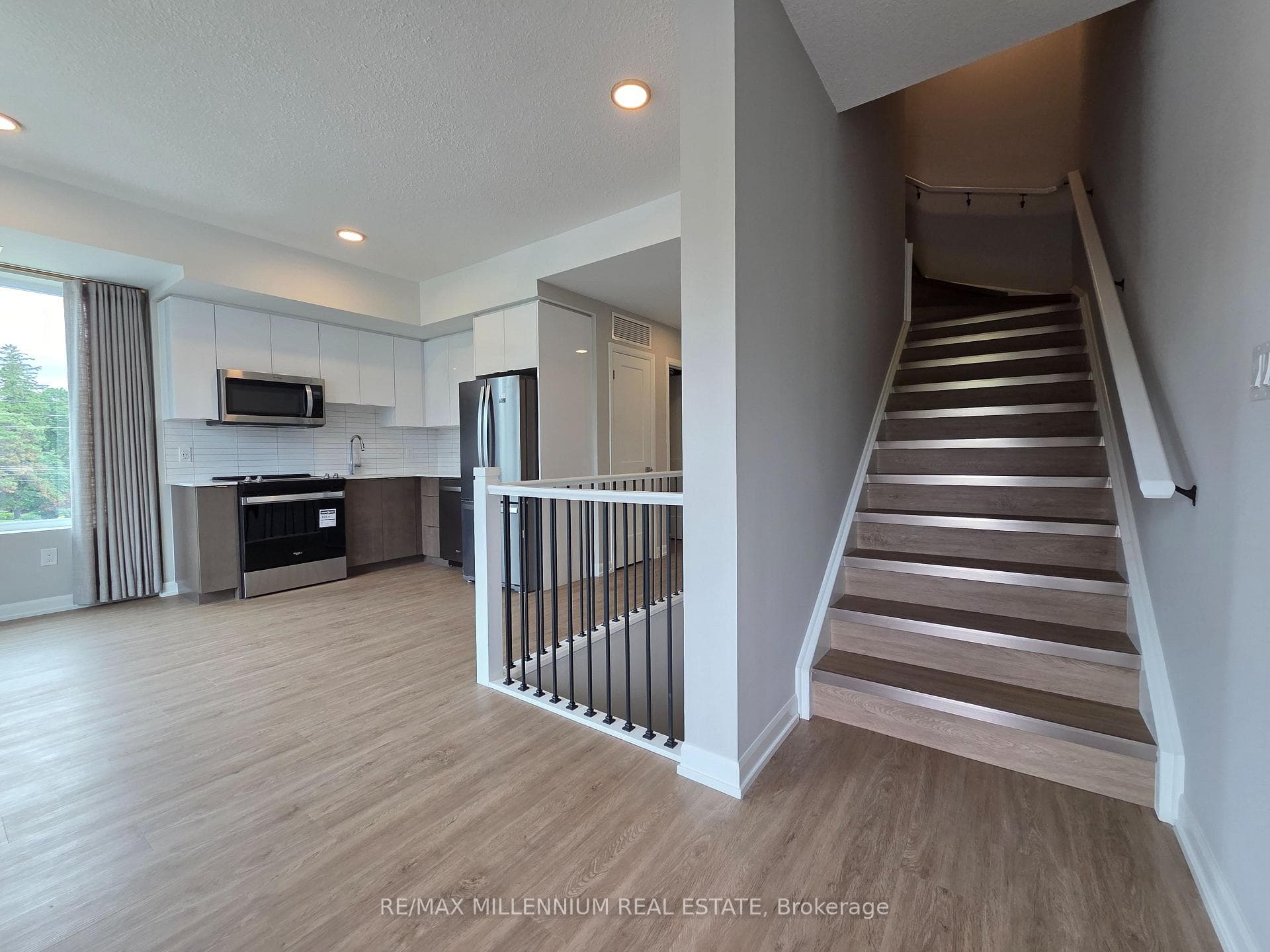 708 Woolwich Street Unit 103 photo 11