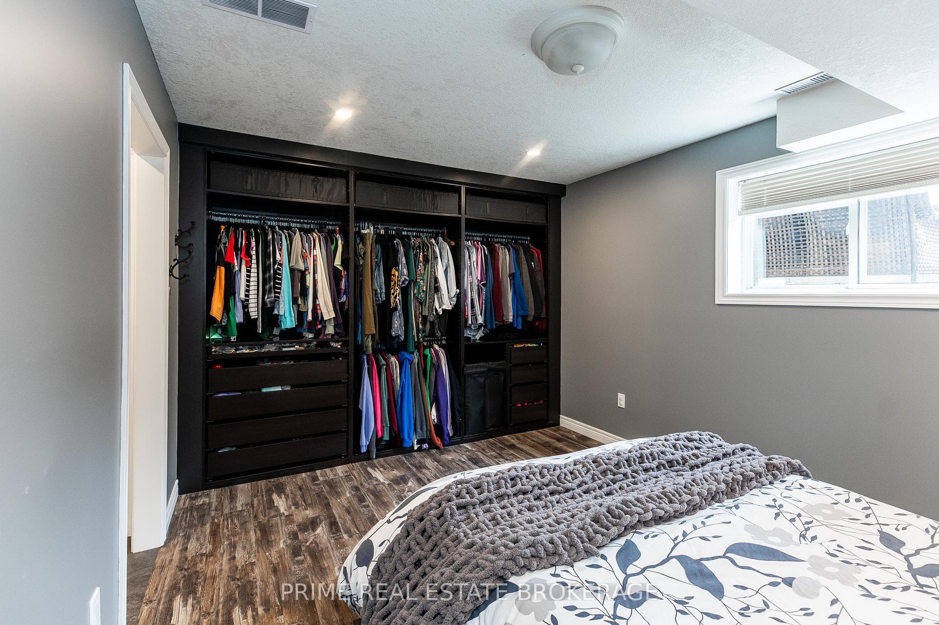 100 Hagerman Crescent photo 33