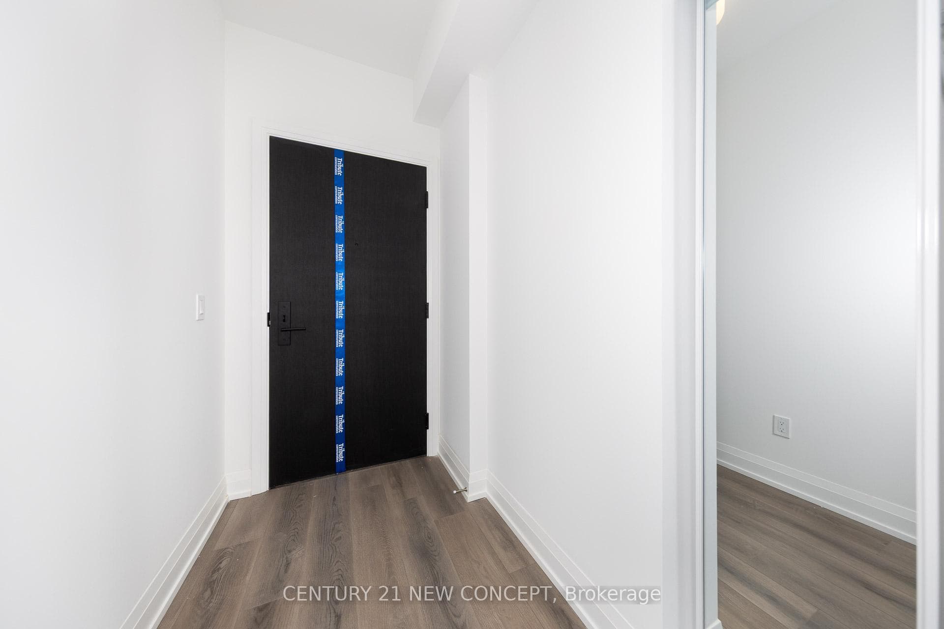 20 Soudan Avenue Unit 2811 photo 4