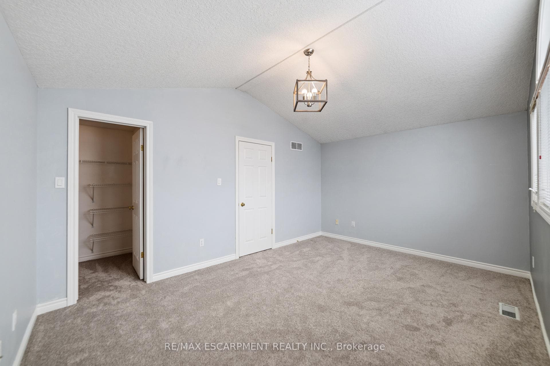 65 CANDLEWOOD Drive photo 32