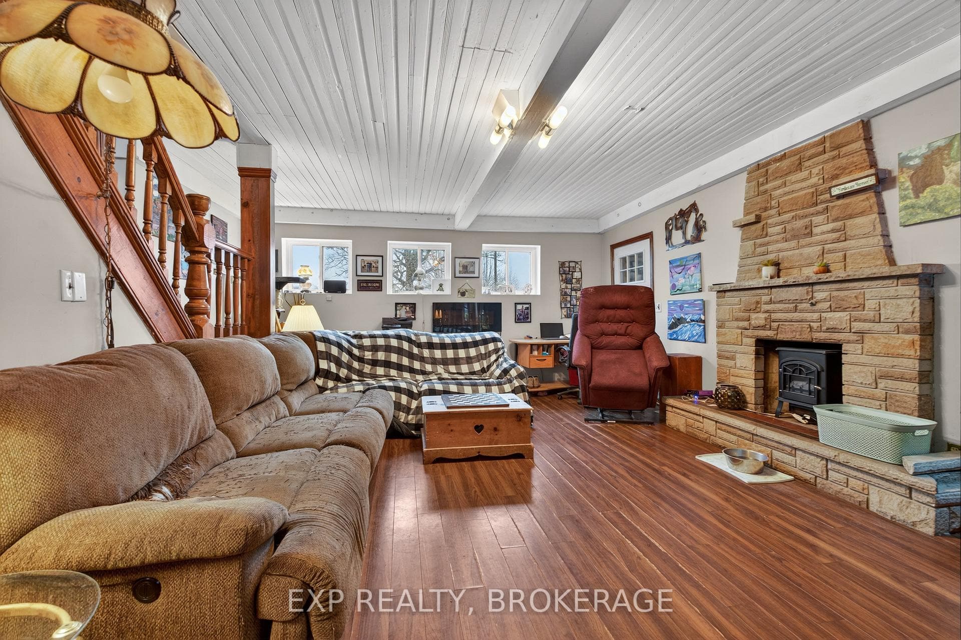 2295 SYDENHAM Road photo 4