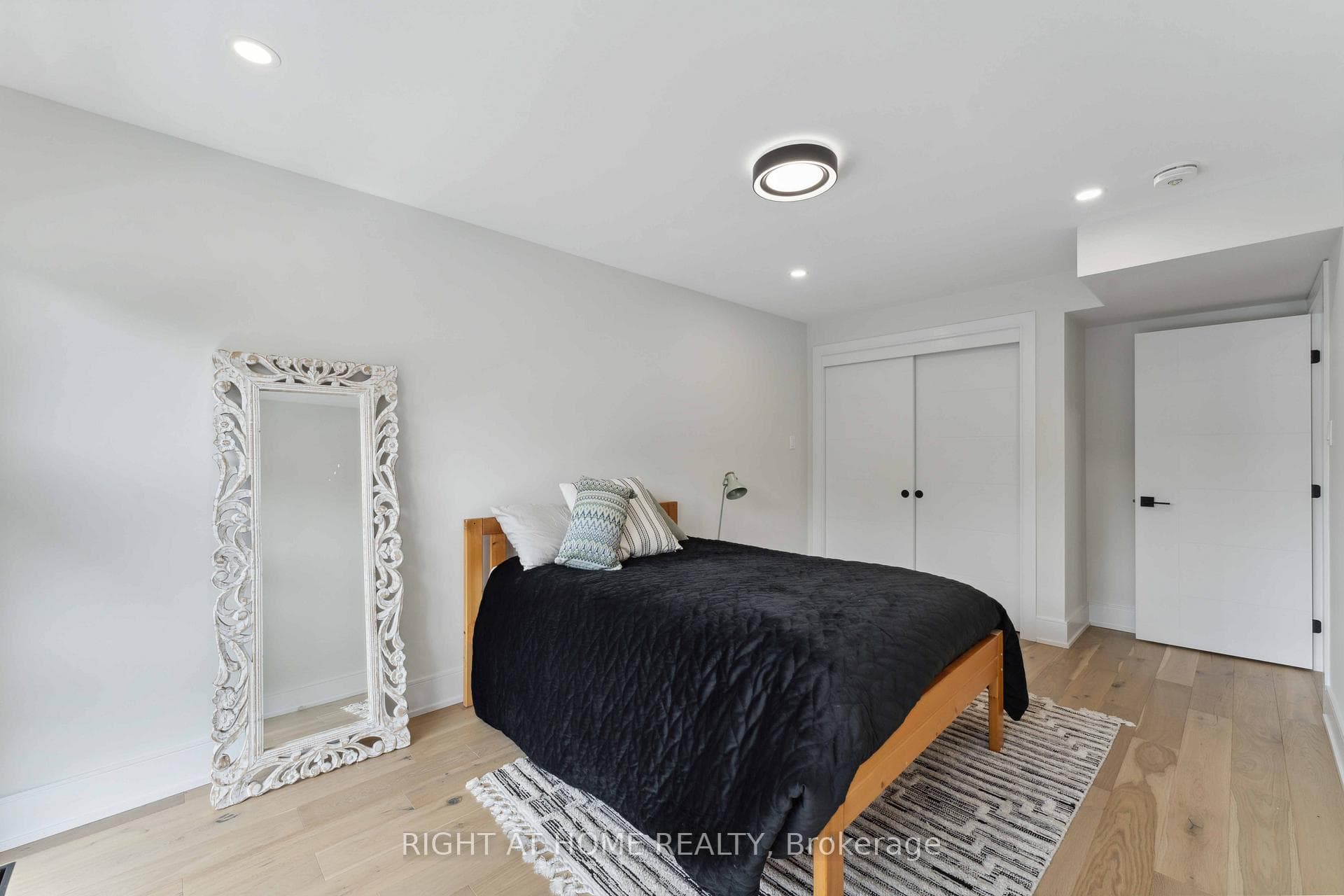 187 Carleton Avenue photo 28