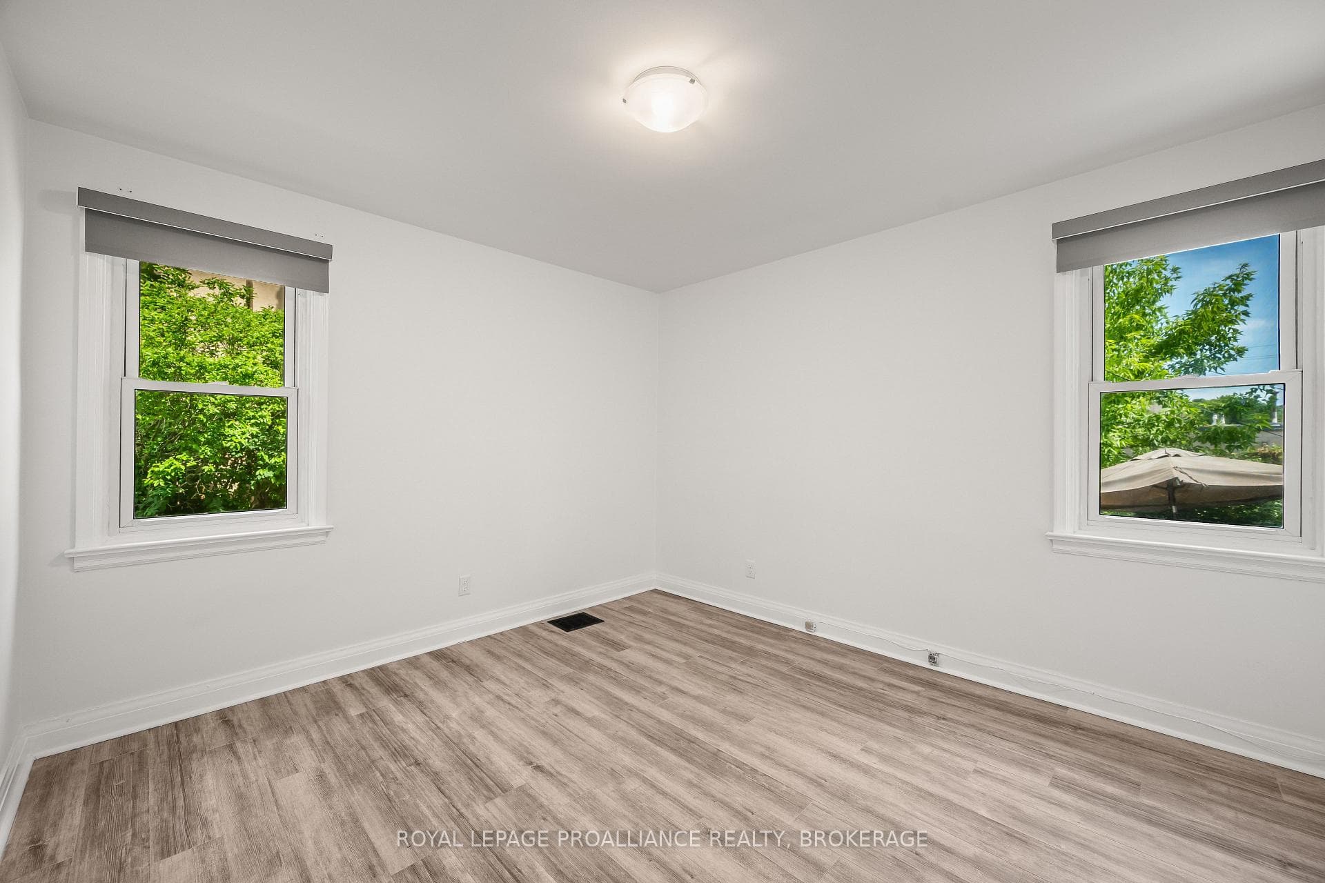 260 Elmwood Street photo 18