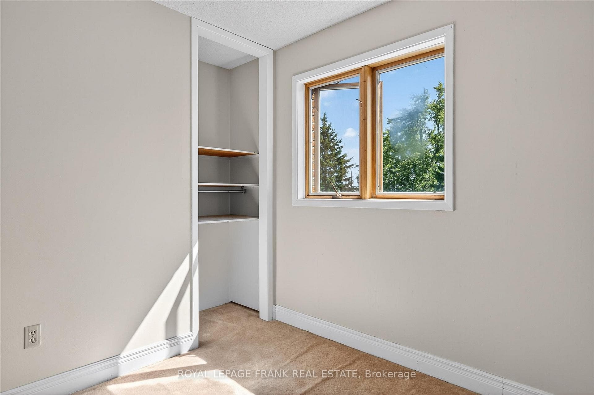 549 Bissview Avenue photo 31
