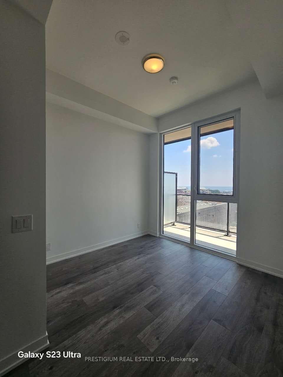 285 Dufferin Street Unit 1310 photo 15