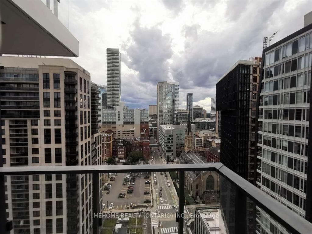 77 Shuter Street Unit 2613 photo 4