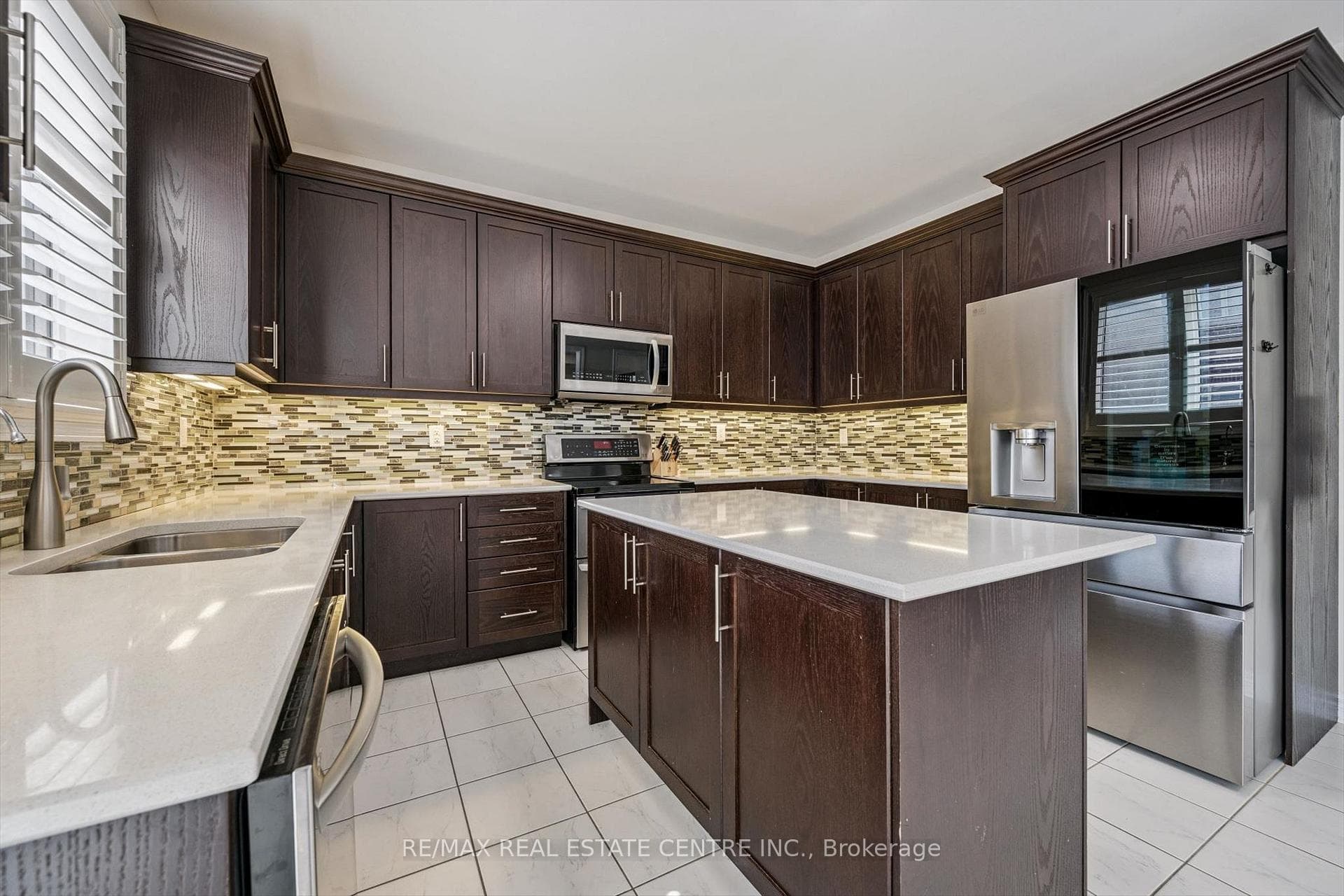 37 Zanetta Crescent photo 6