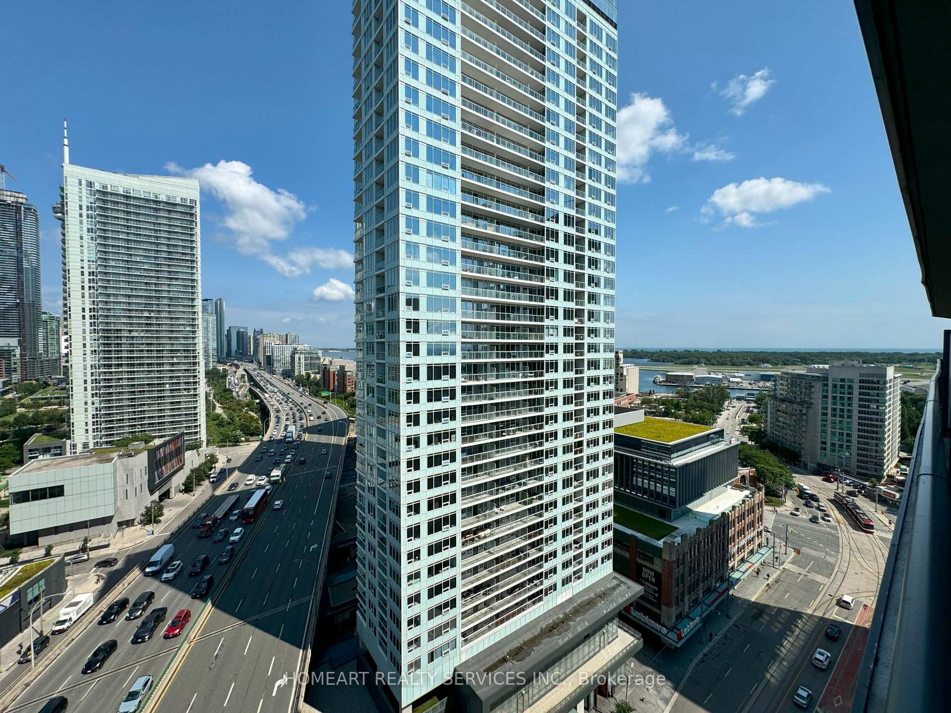 20 Bruyeres Mews Unit 2105 photo 17