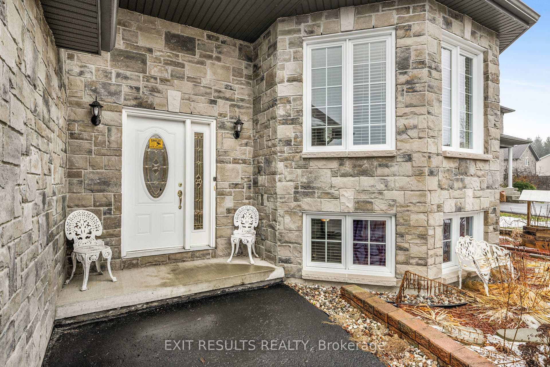 56 Brisson Street photo 4
