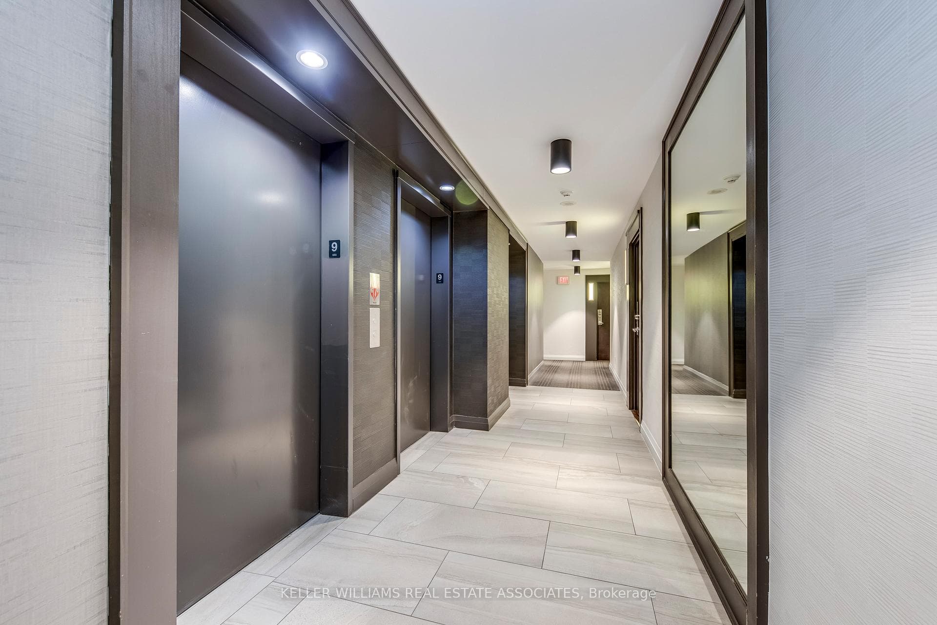 12 Yonge Street Unit 904 photo 5