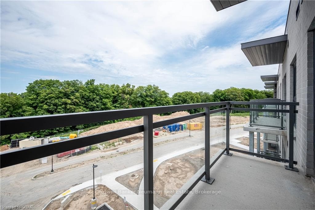 Top floor private balcony
