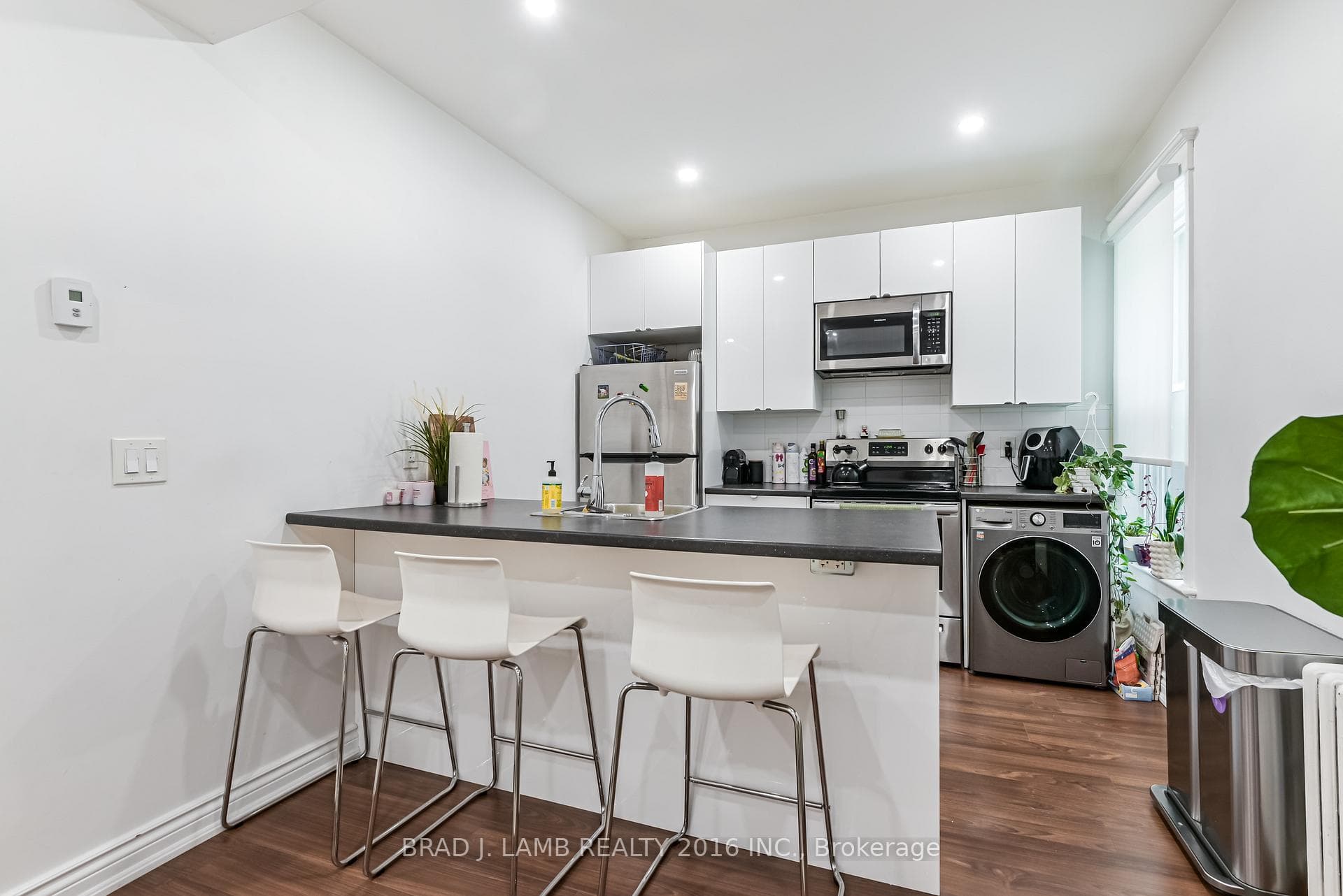 56 Wright Avenue Unit 2 photo 8
