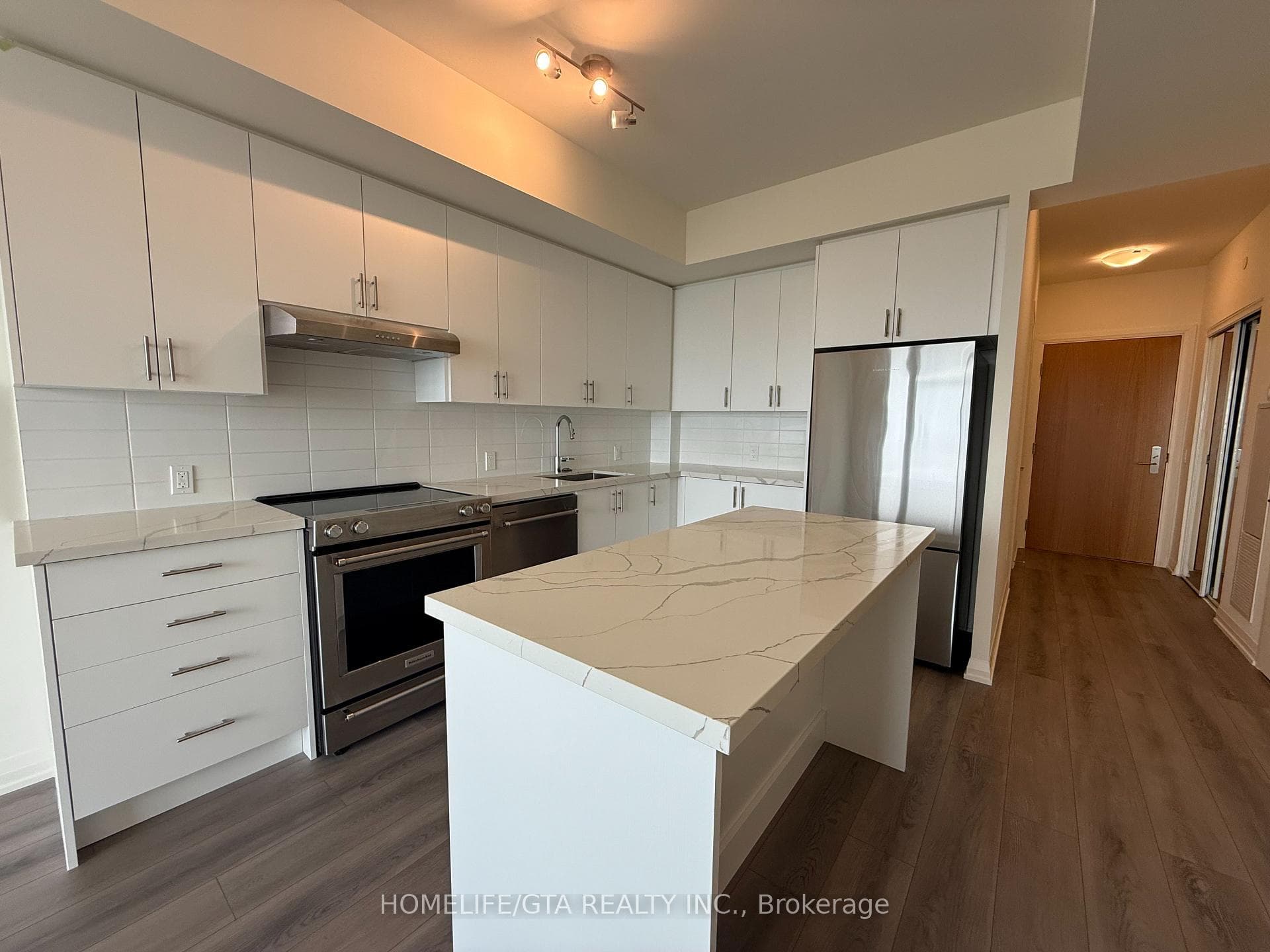 8960 Jane Street Unit 1612 photo 5