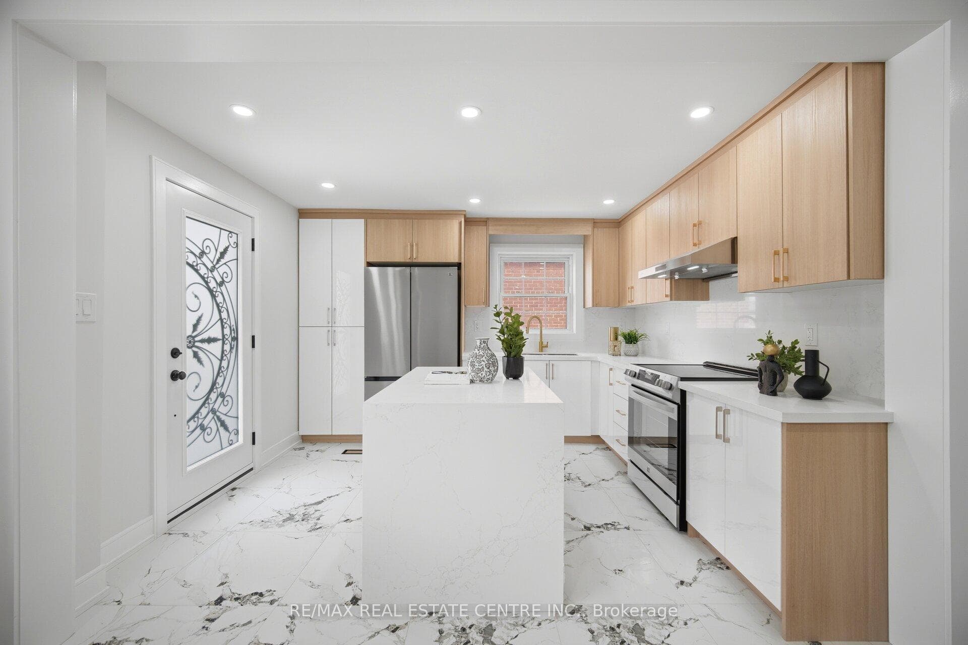109 Glencrest Boulevard photo 3