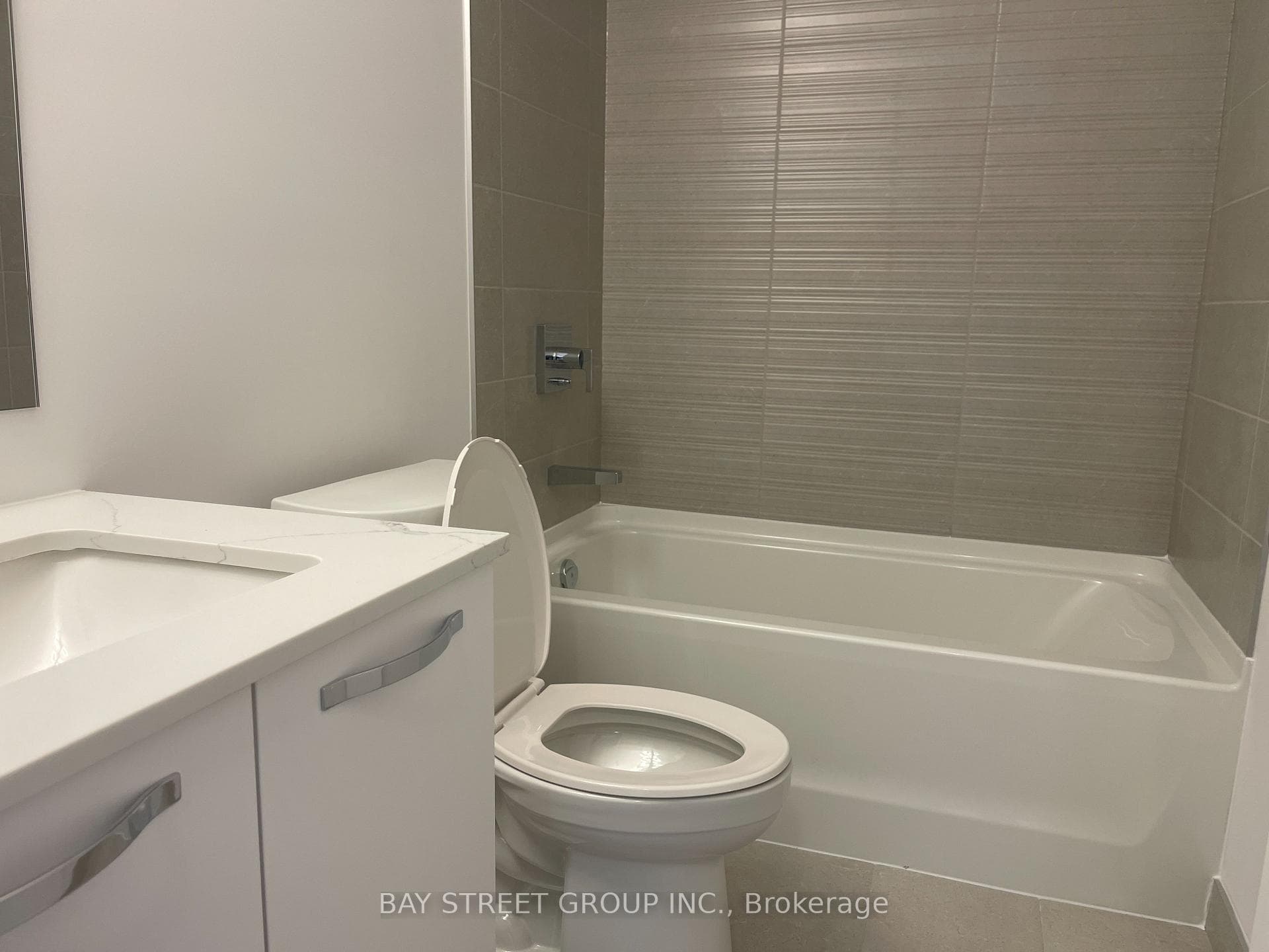 75 James Street Unit 2511 photo 8