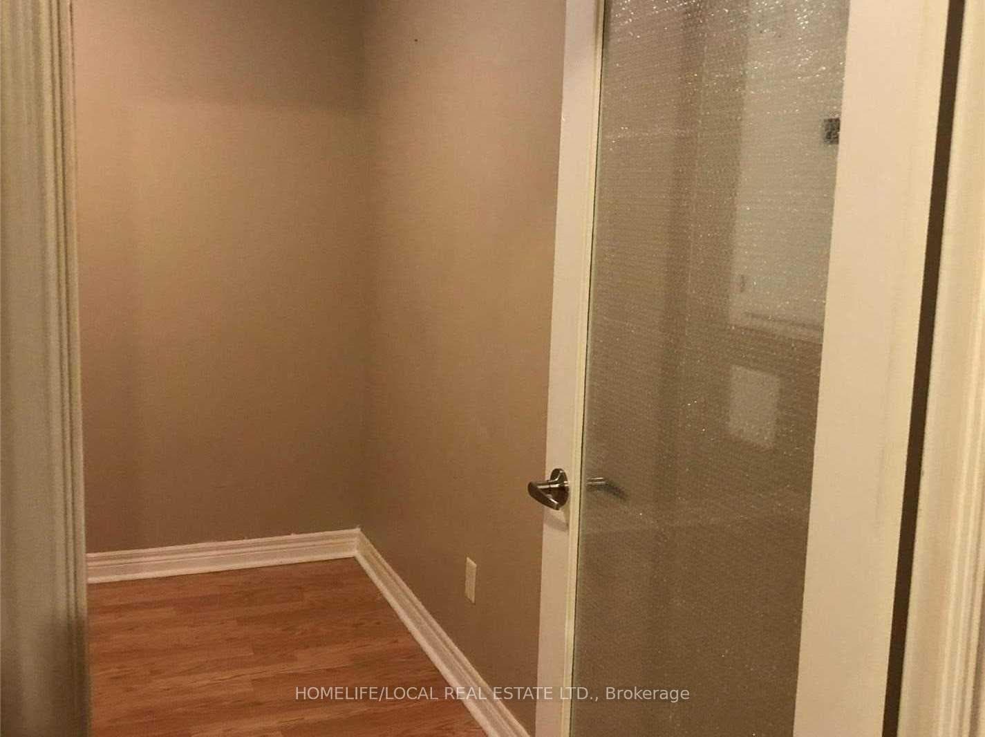 310 Burnhamthorpe Road Unit 3403 photo 3