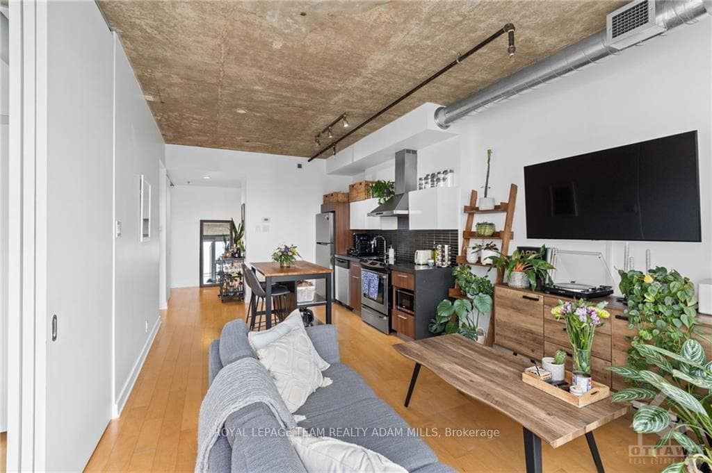 340 MCLEOD Street Unit 739 photo 17