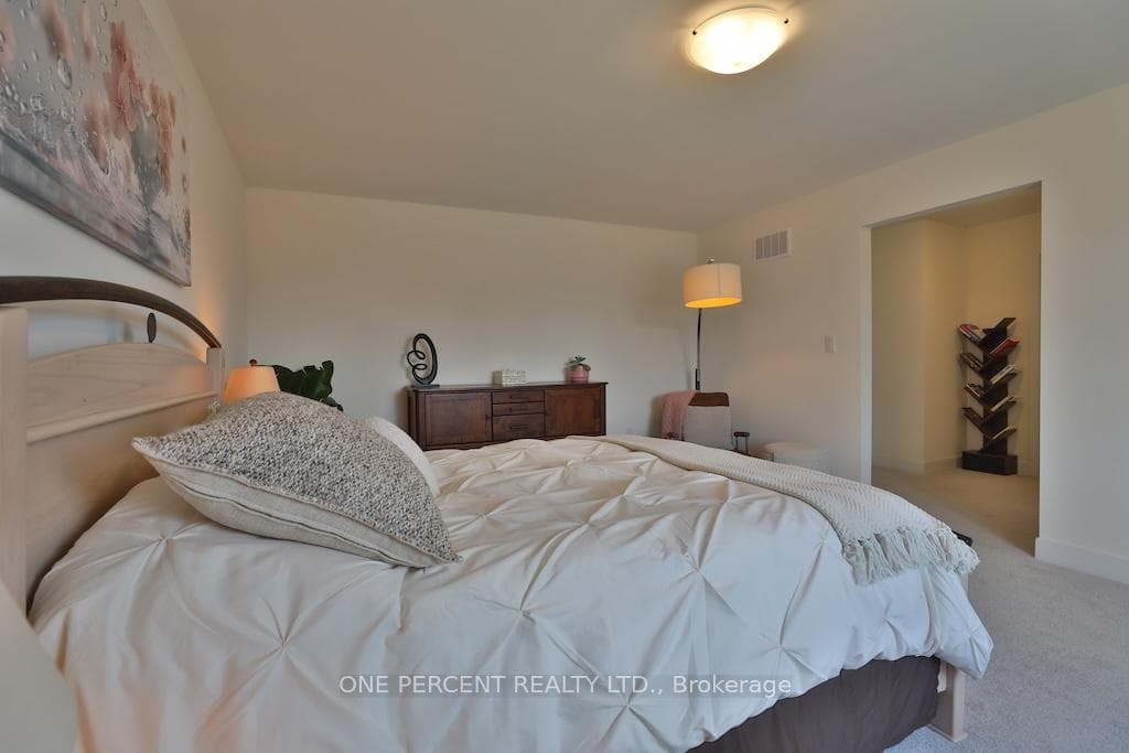 72 Dusenbury Drive photo 29