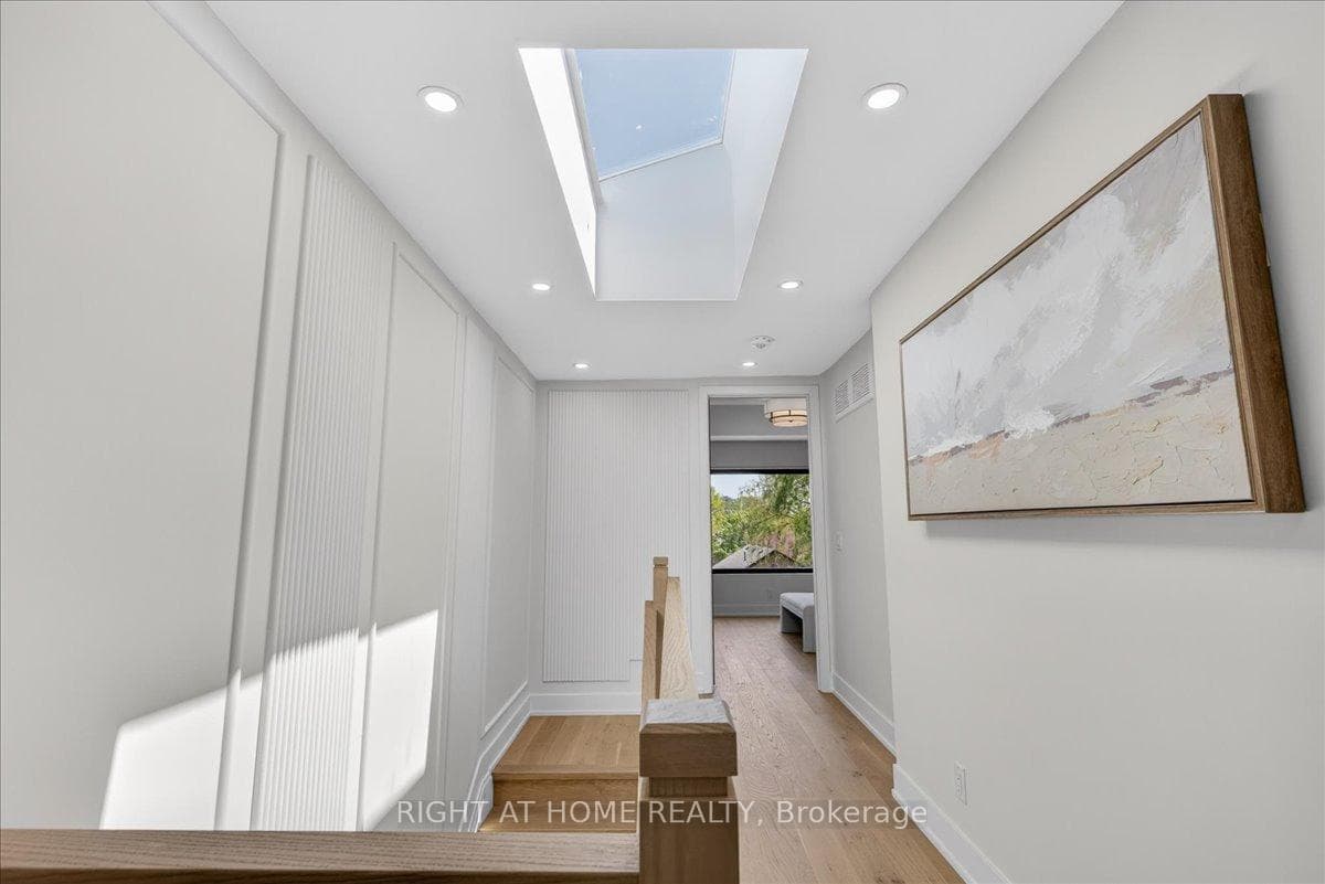 15B ROSEMEADE Avenue photo 35
