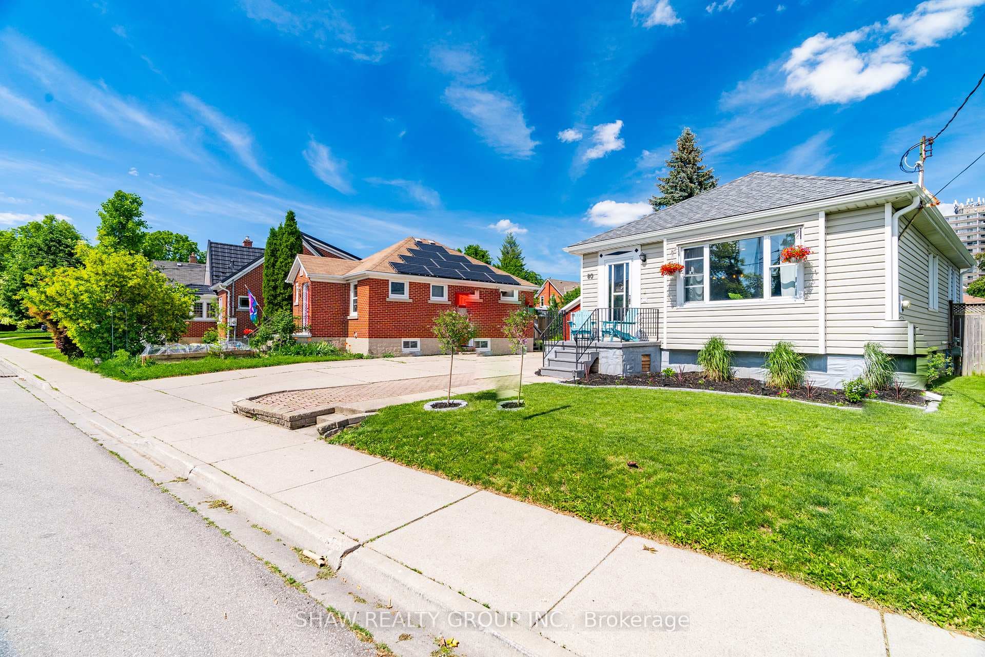 80 Ellis Avenue photo 2