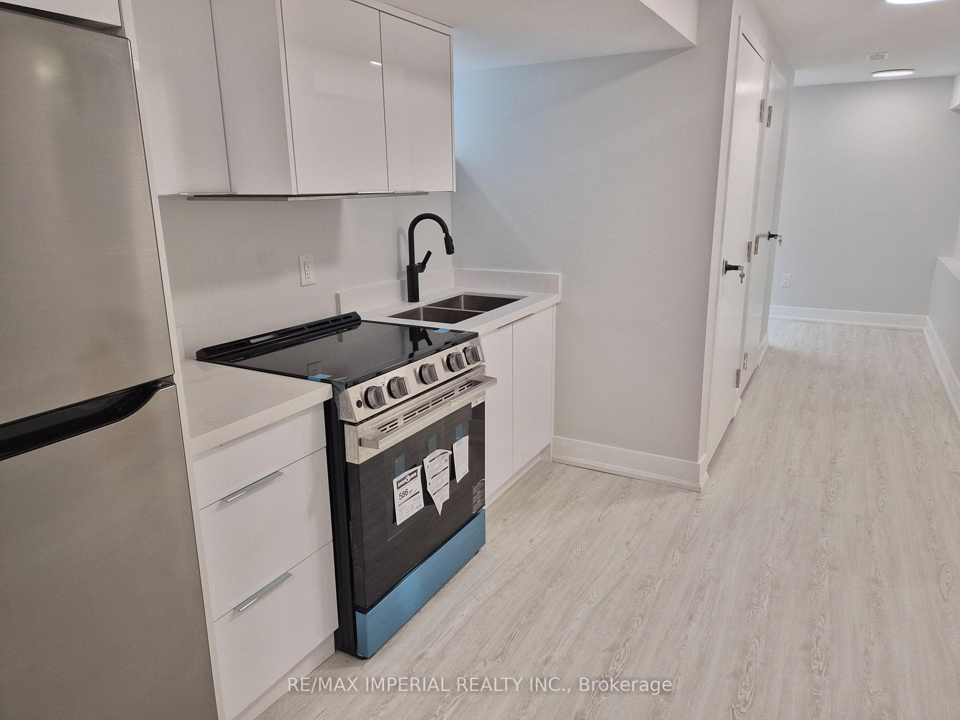 191 Avenue Road photo 36