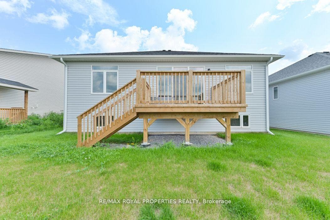14 Summit Crescent photo 35